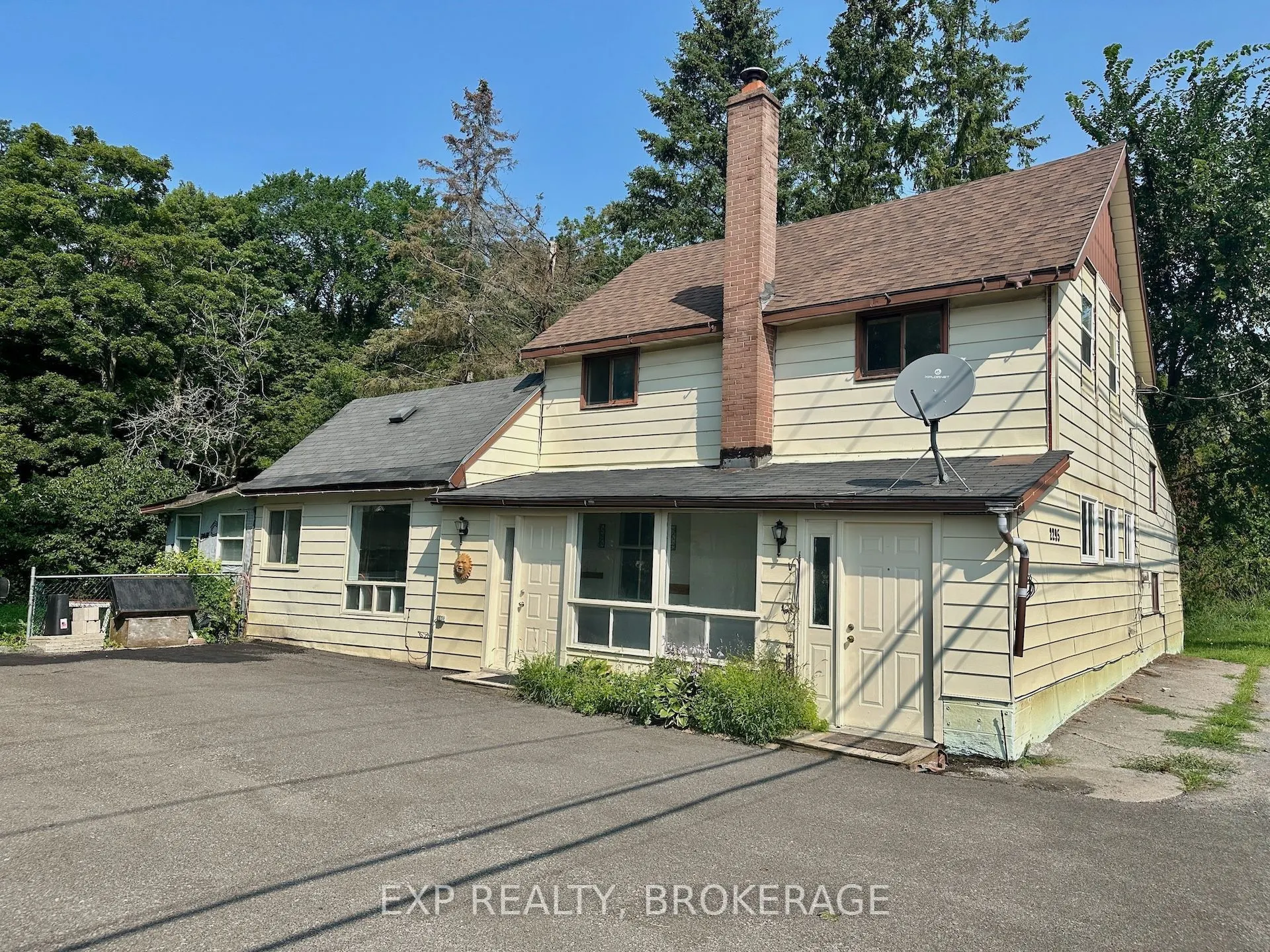 2295 SYDENHAM Road