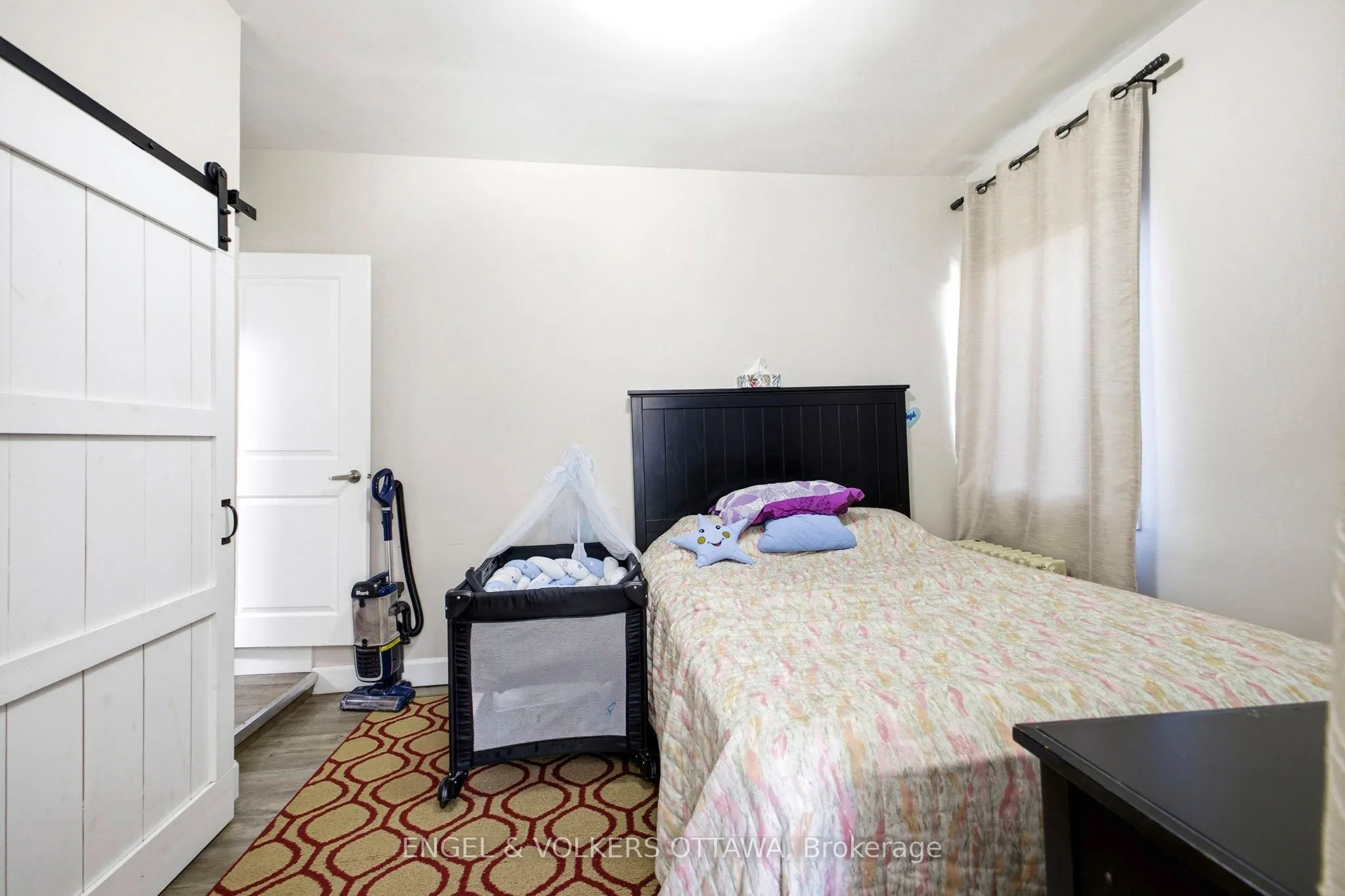 287 St Laurent Boulevard