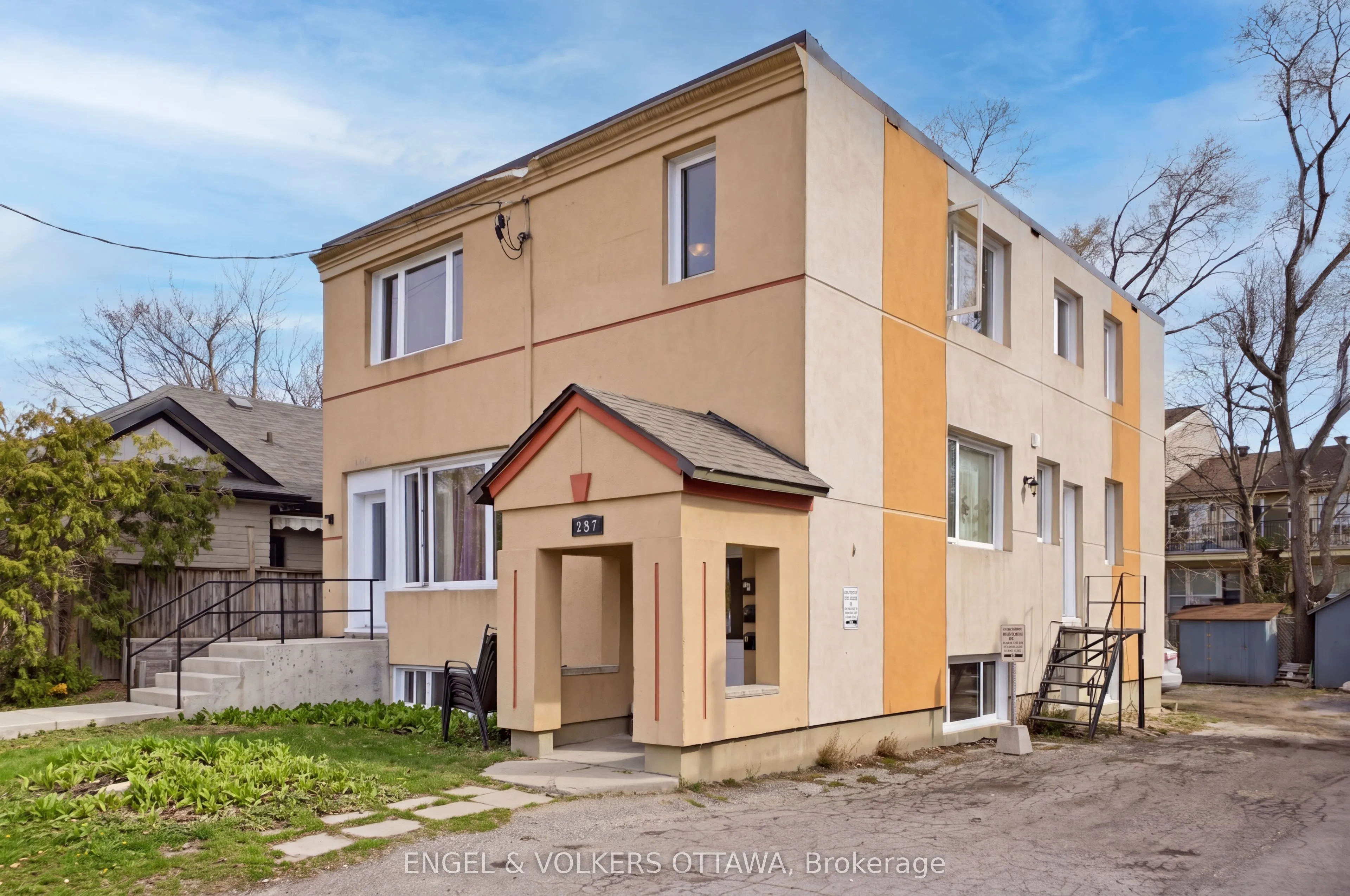 287 St Laurent Boulevard
