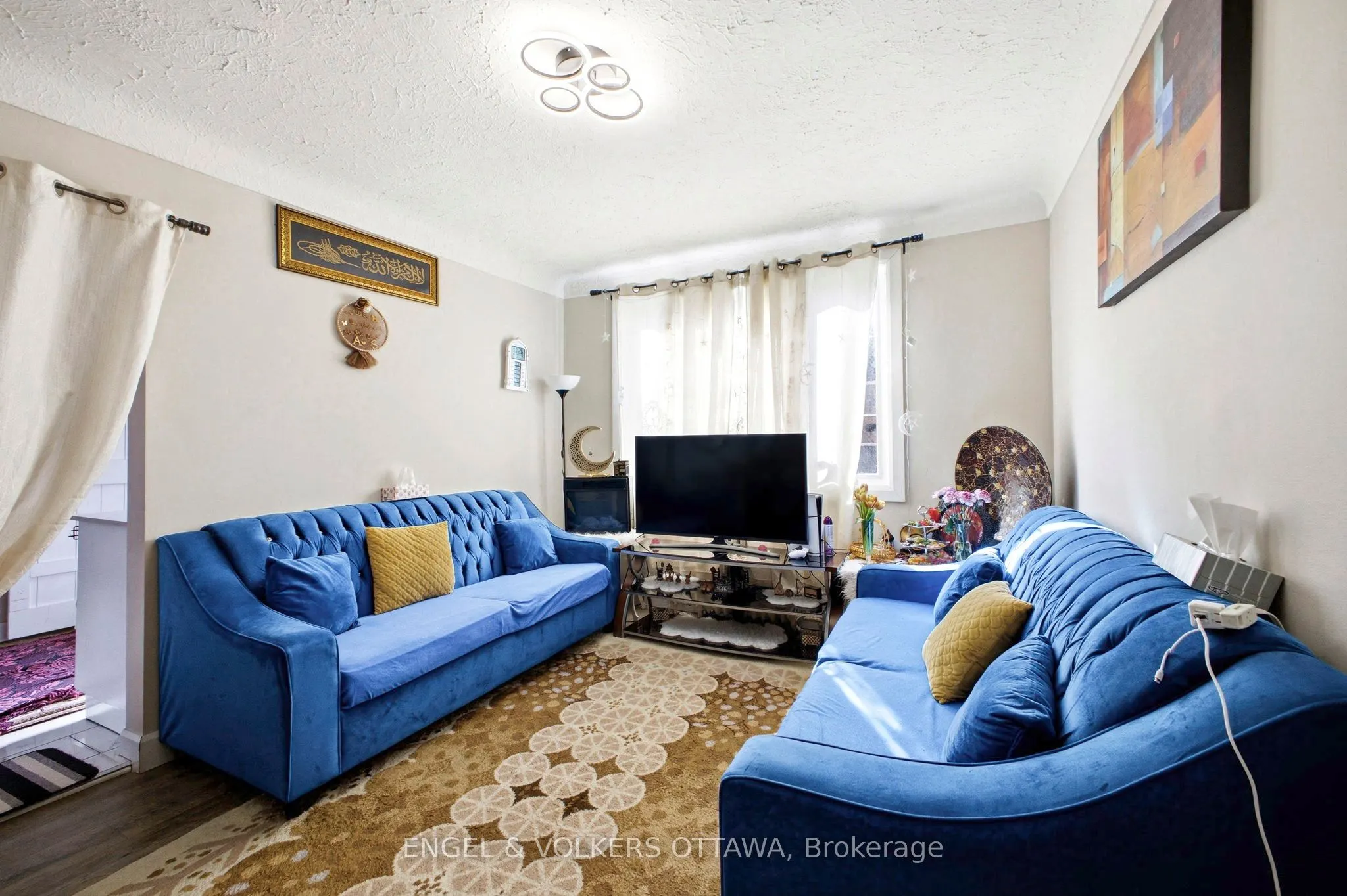 287 St Laurent Boulevard