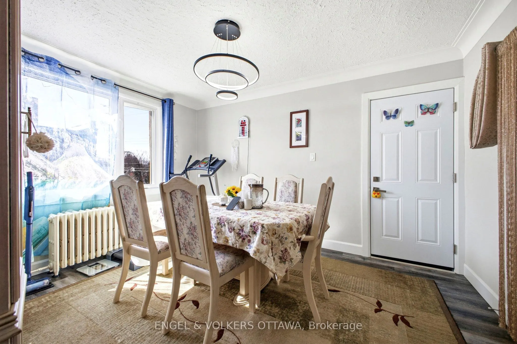 287 St Laurent Boulevard