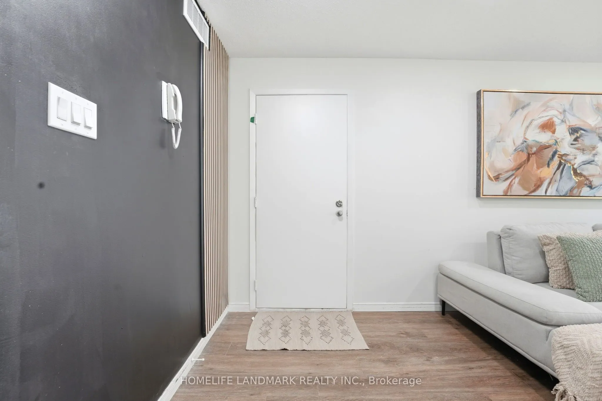 7 Harness Lane #B