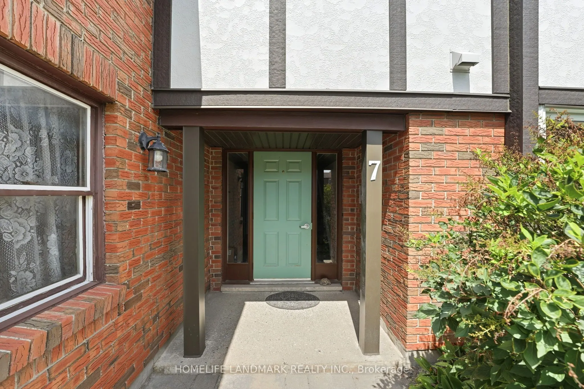 7 Harness Lane #B