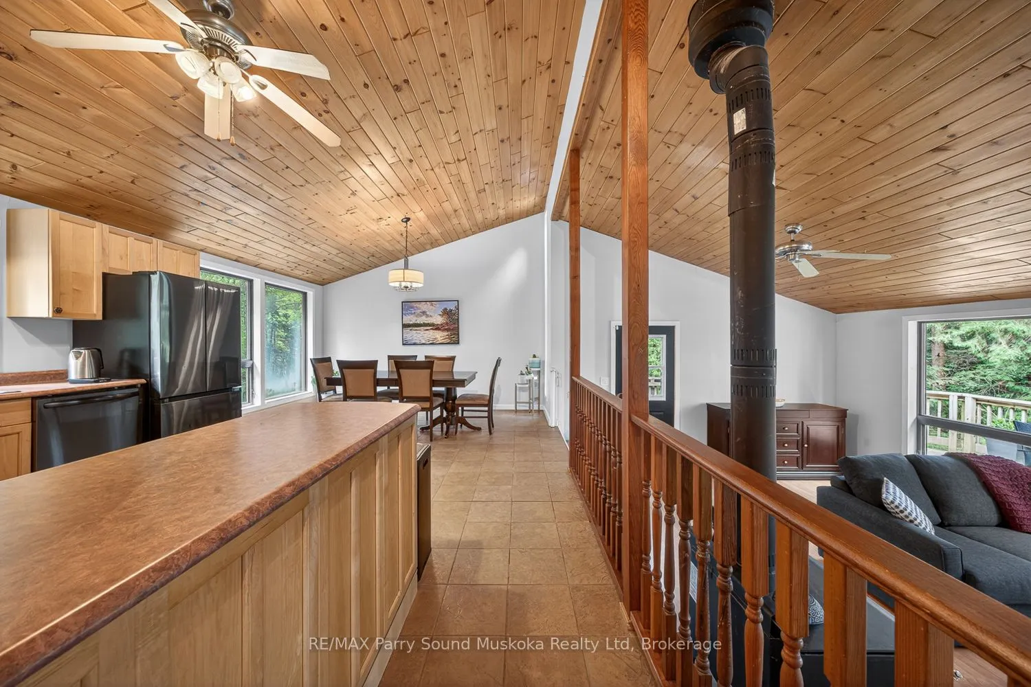34 SILVER POINT Drive