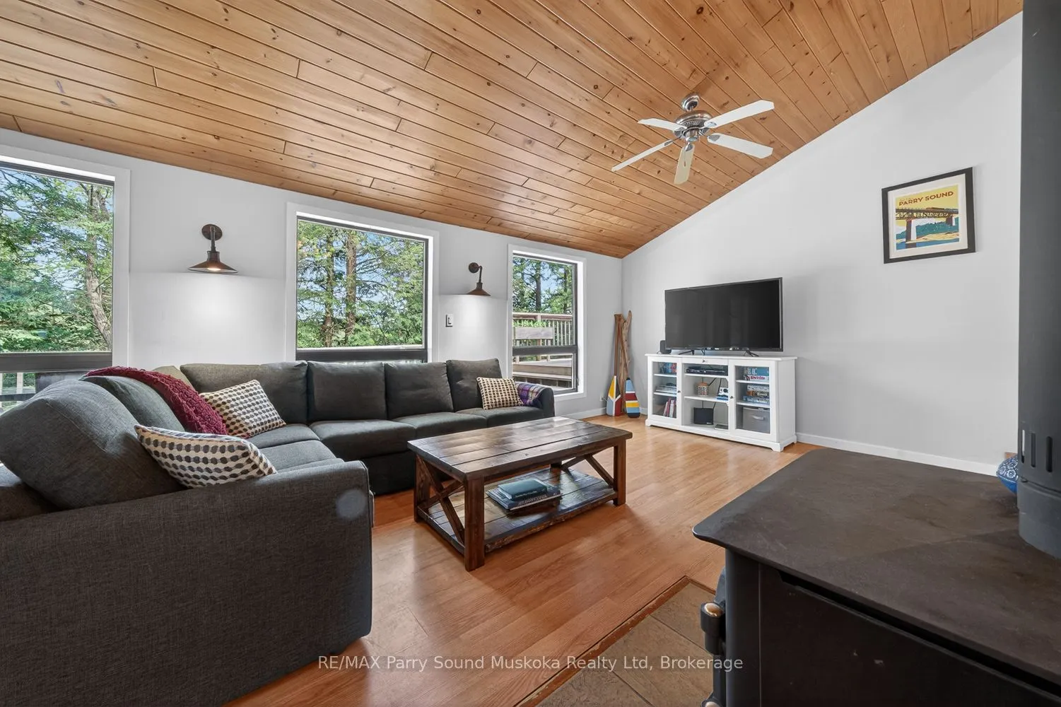34 SILVER POINT Drive