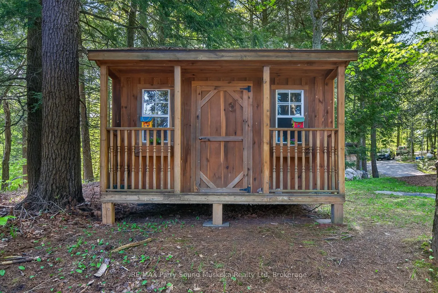 34 SILVER POINT Drive