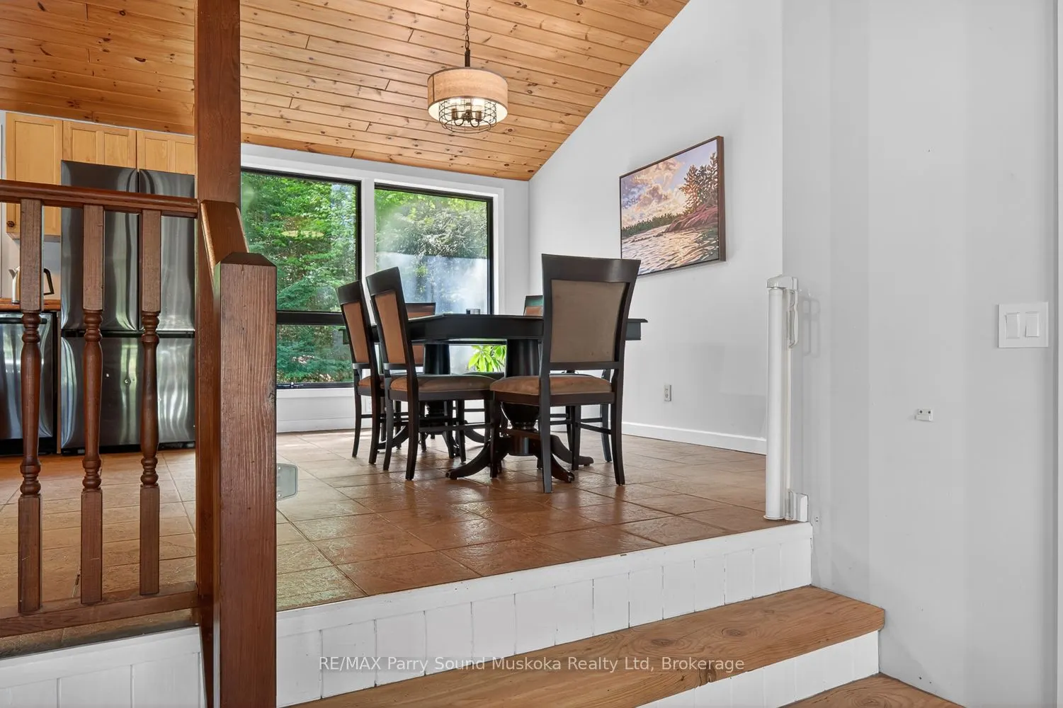 34 SILVER POINT Drive