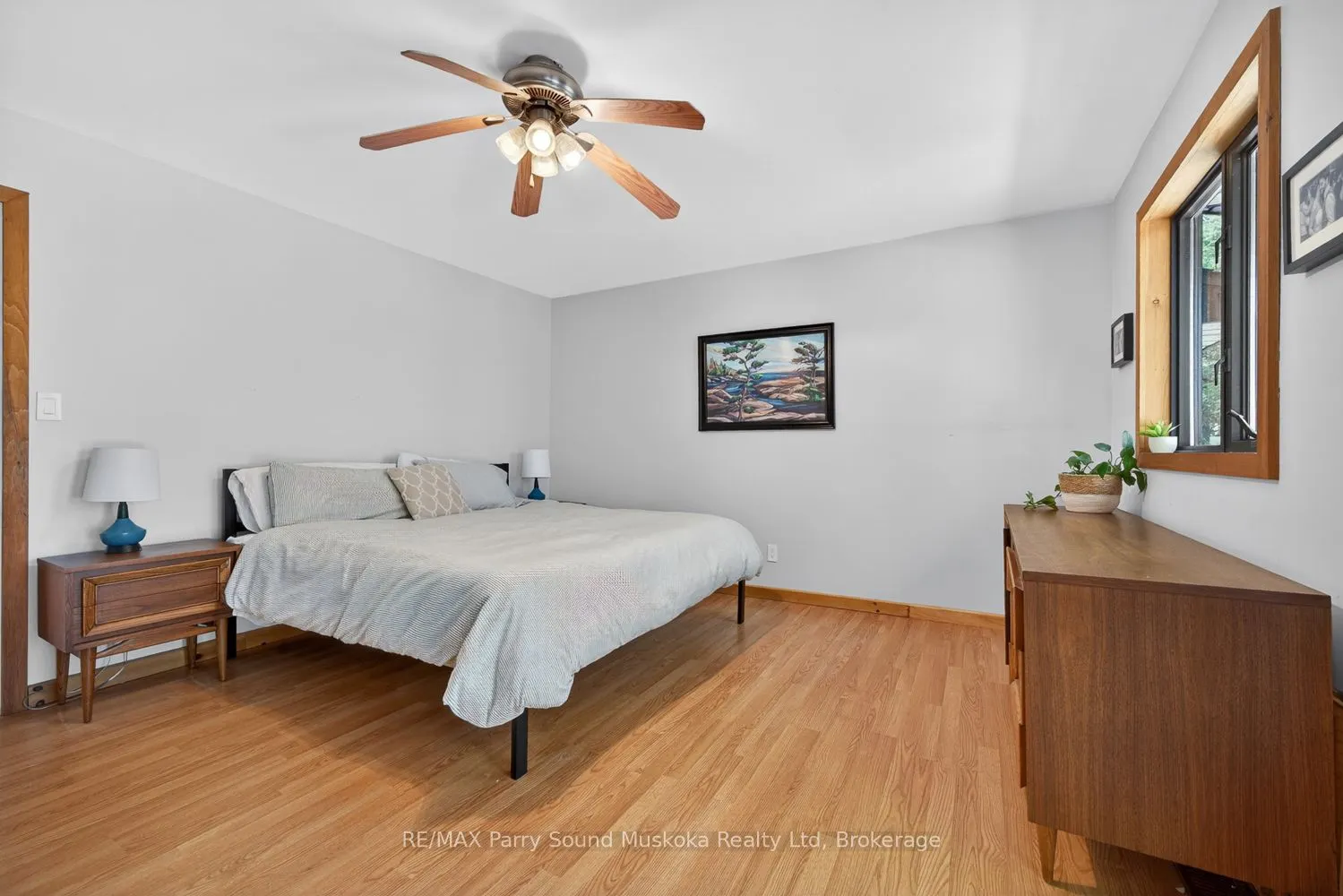 34 SILVER POINT Drive