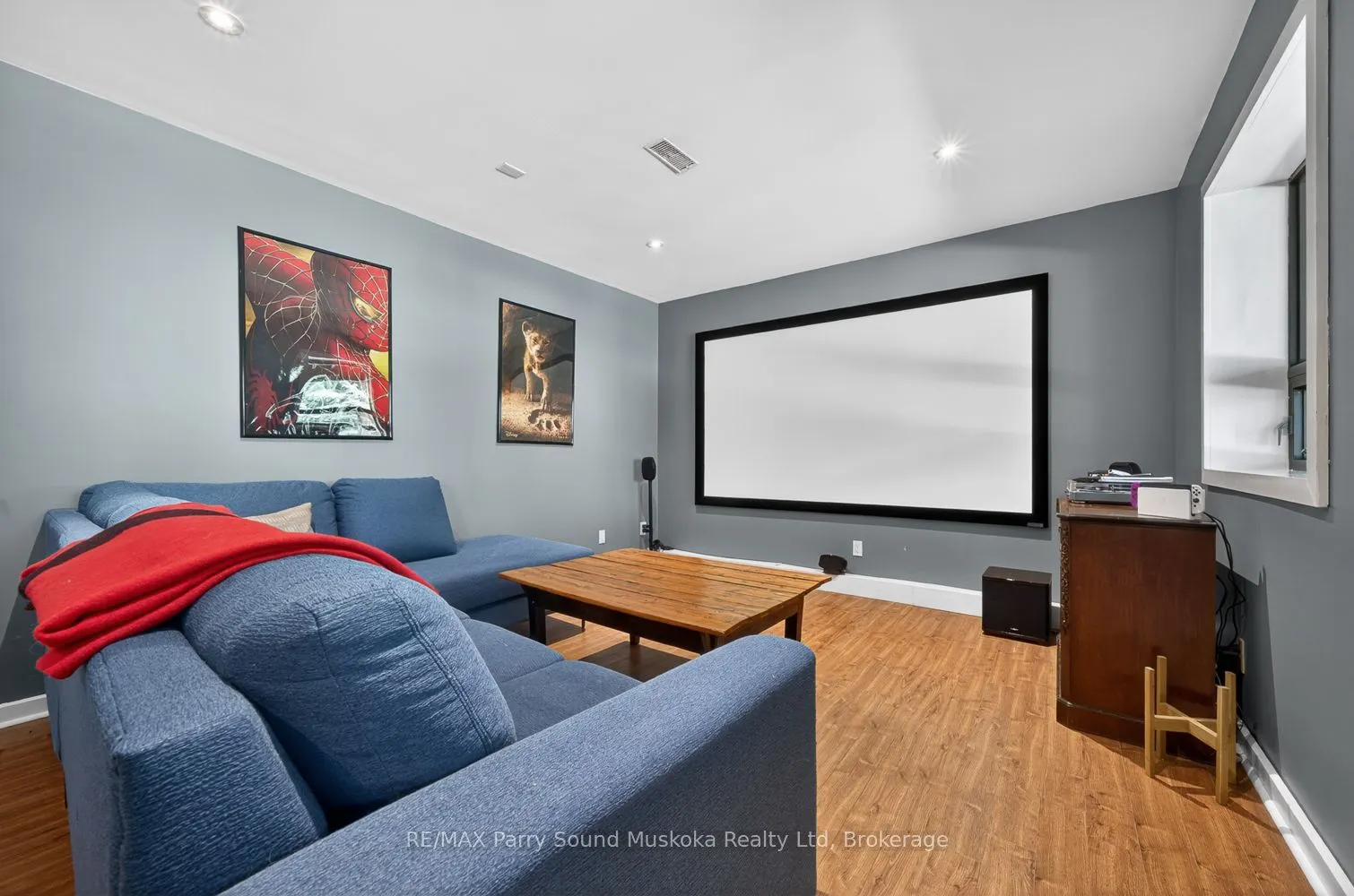 34 SILVER POINT Drive