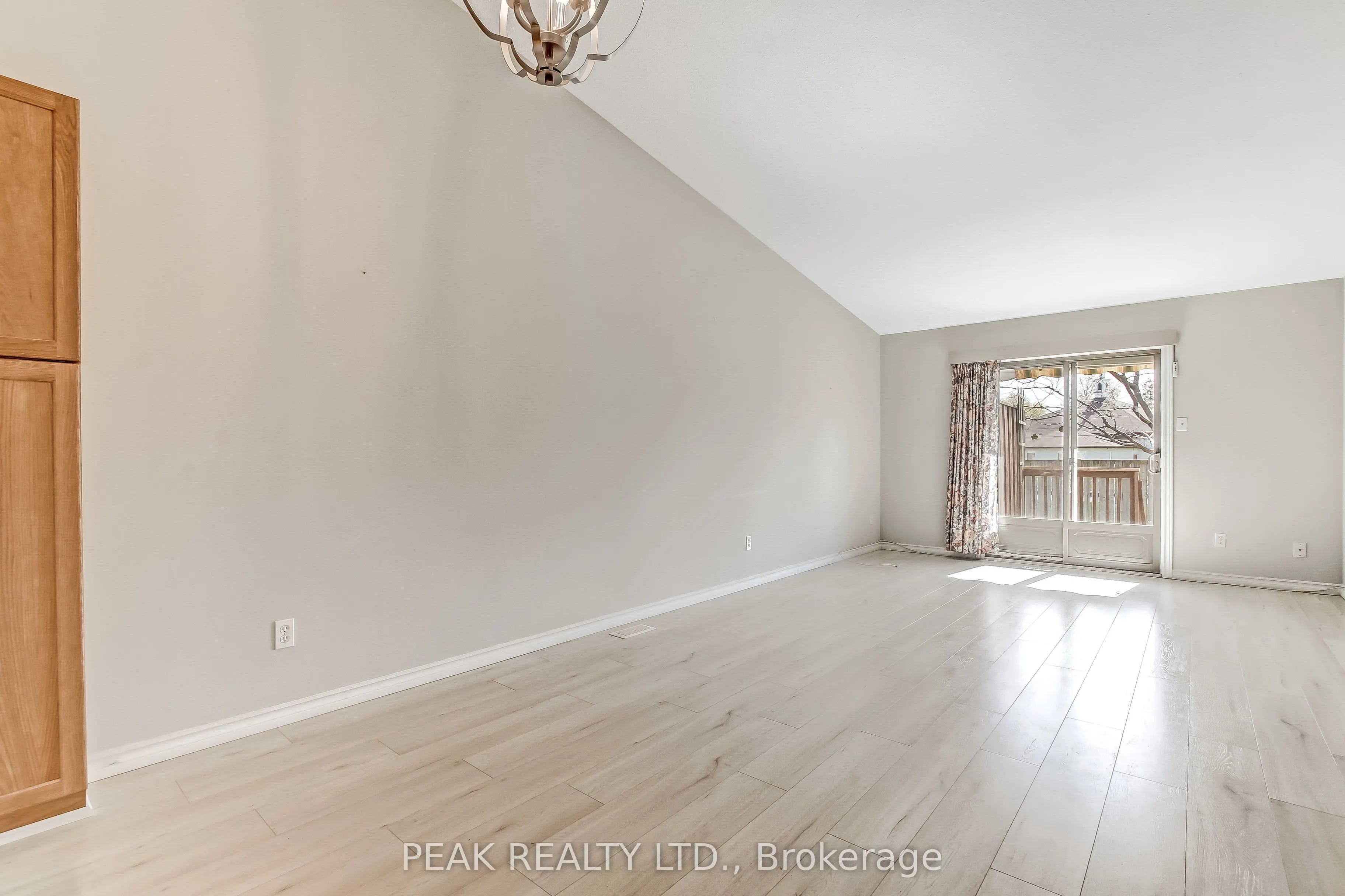 19 Hanlon Place #15