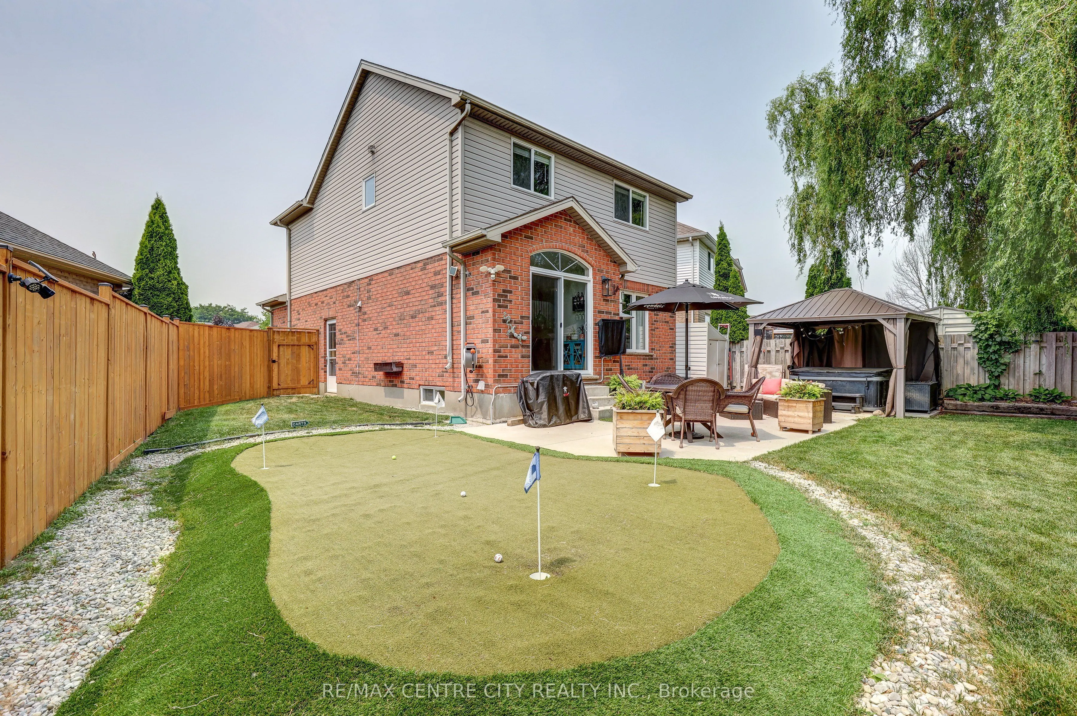 15 Schreyer Drive