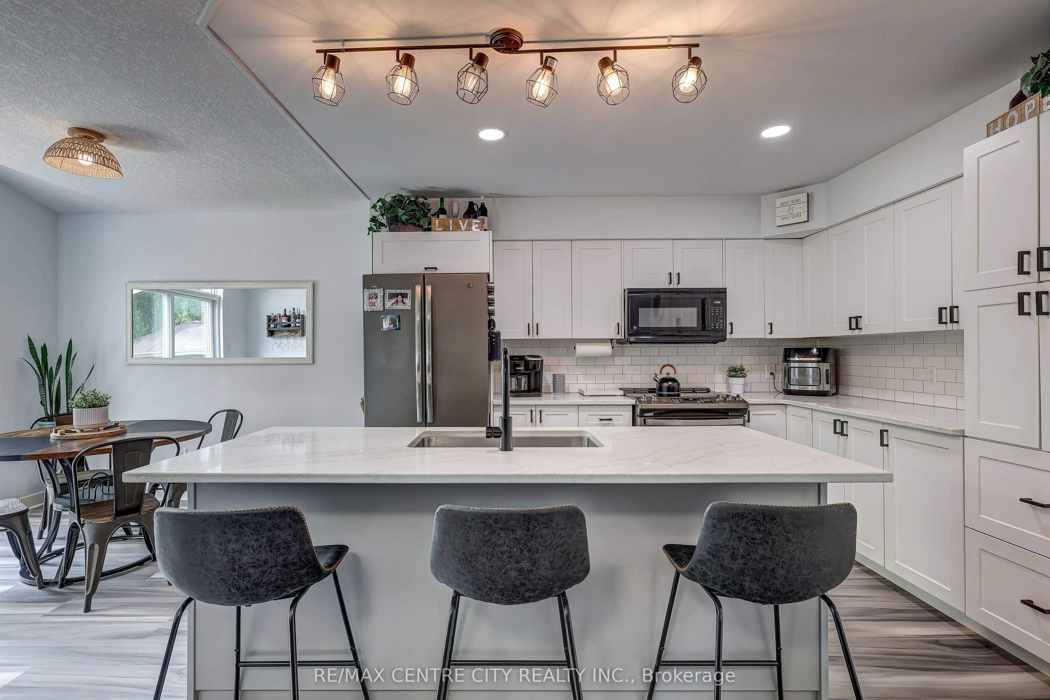 15 Schreyer Drive