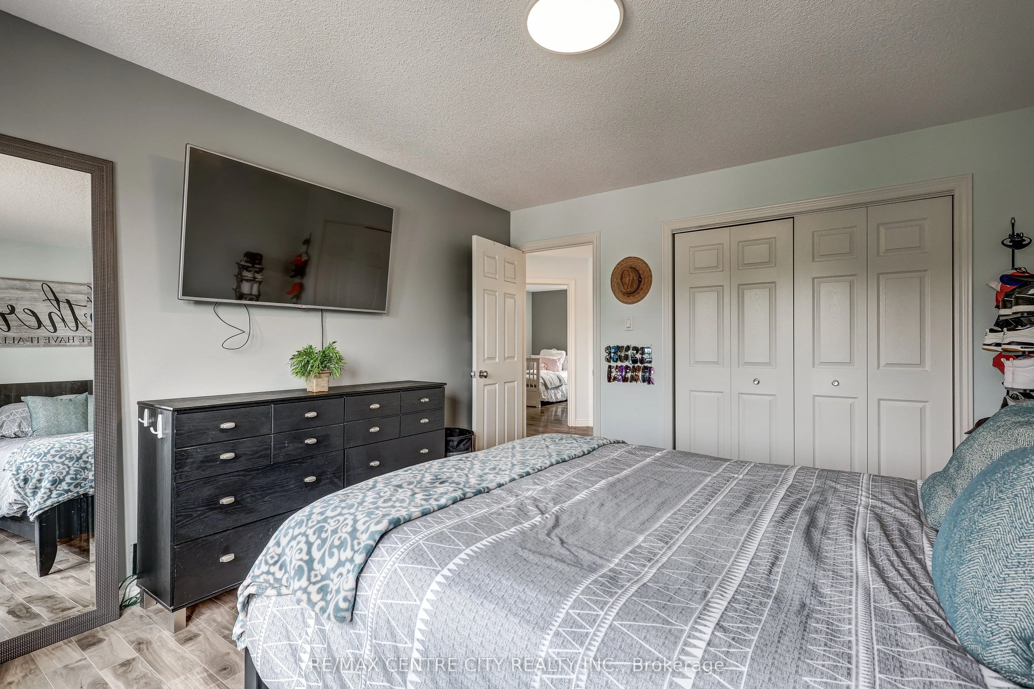 15 Schreyer Drive