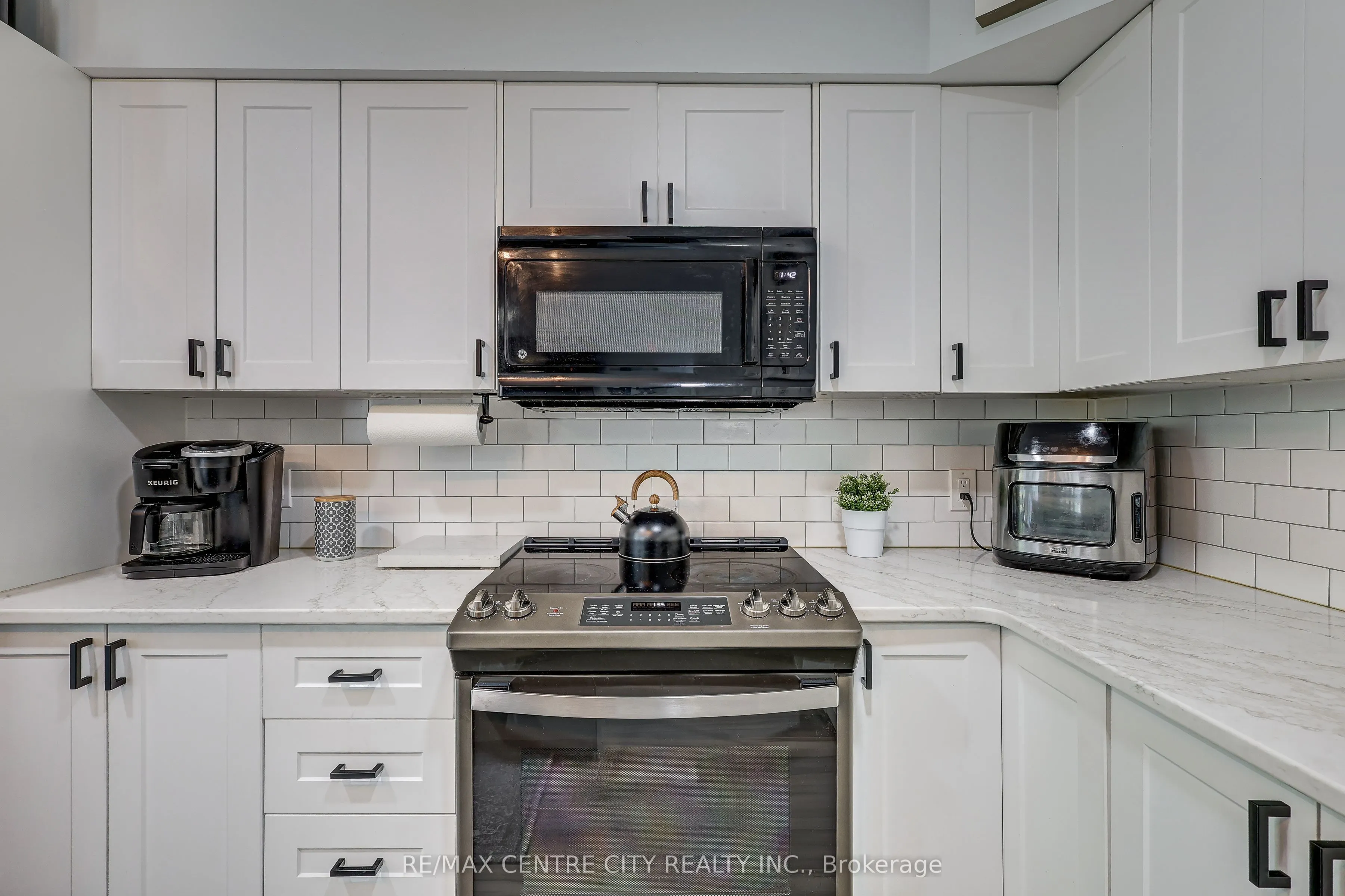 15 Schreyer Drive