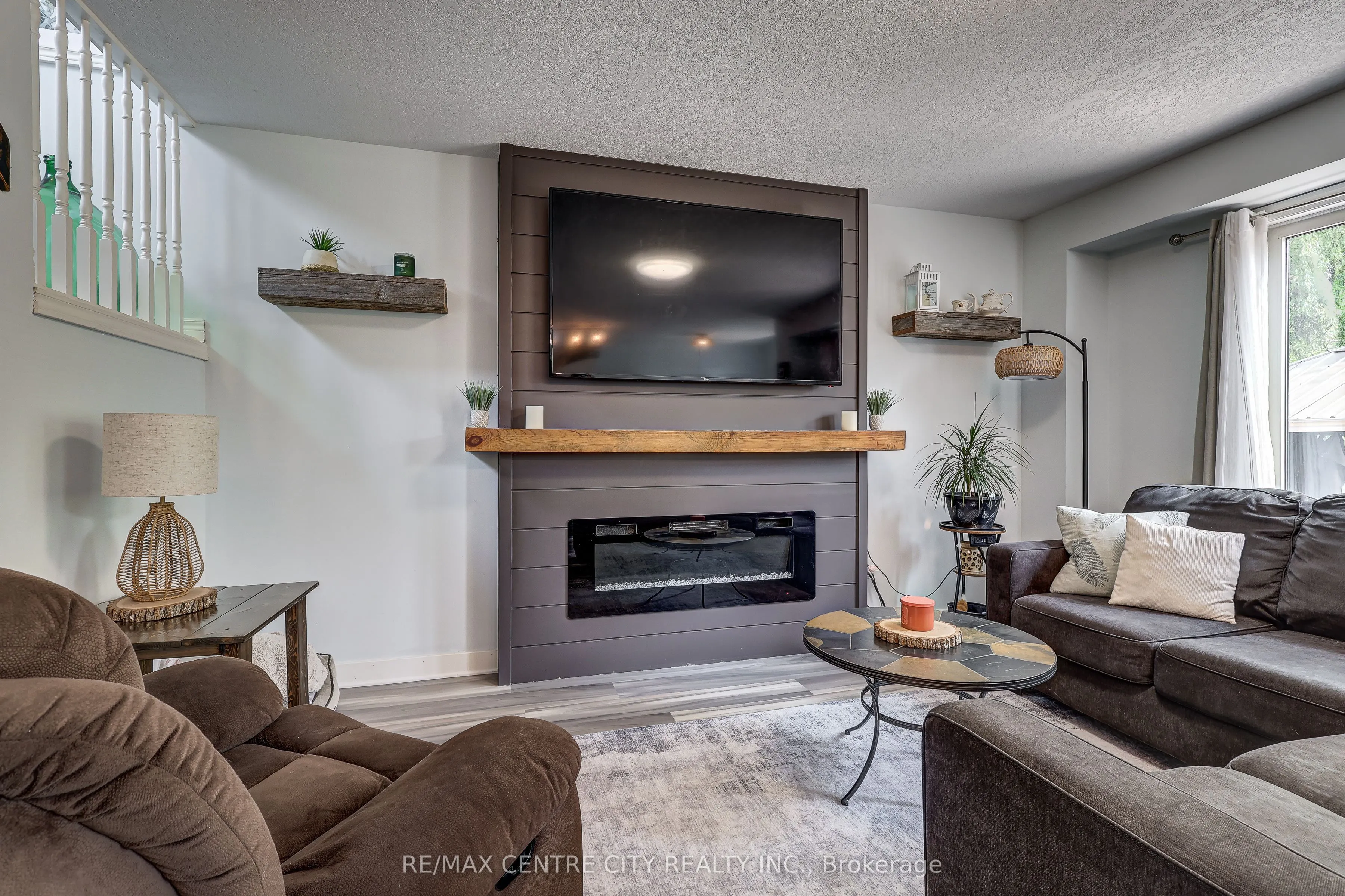 15 Schreyer Drive