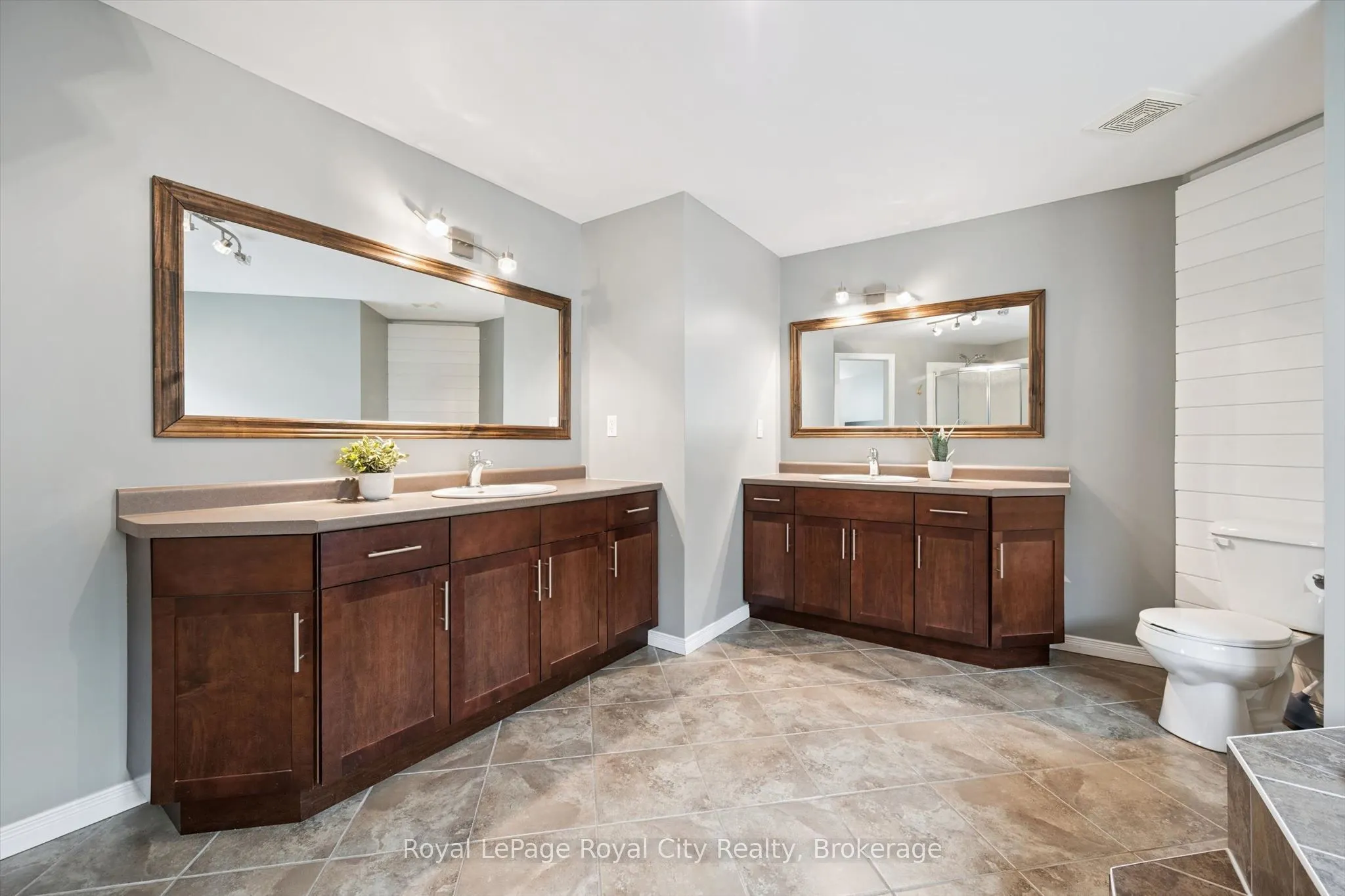 138 Flanders Road