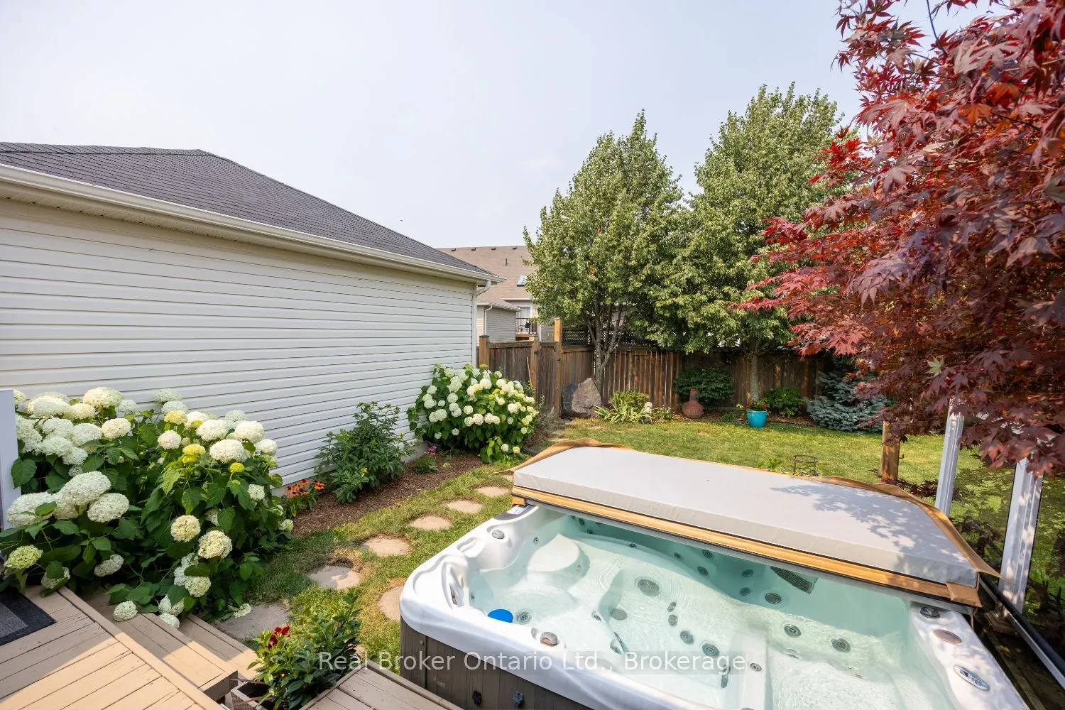 11 Greenaway Circle
