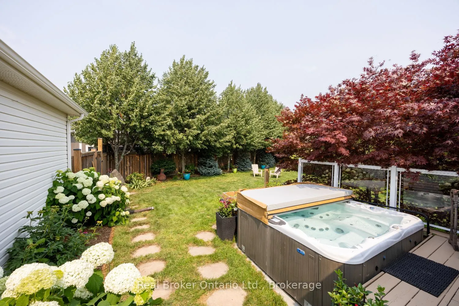 11 Greenaway Circle