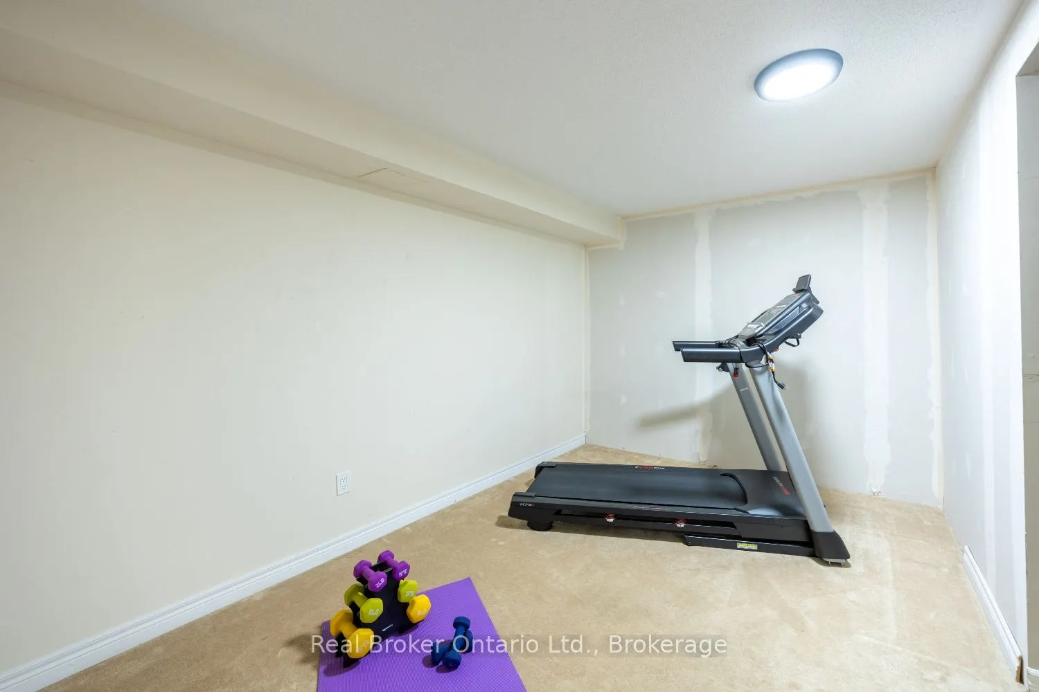 11 Greenaway Circle
