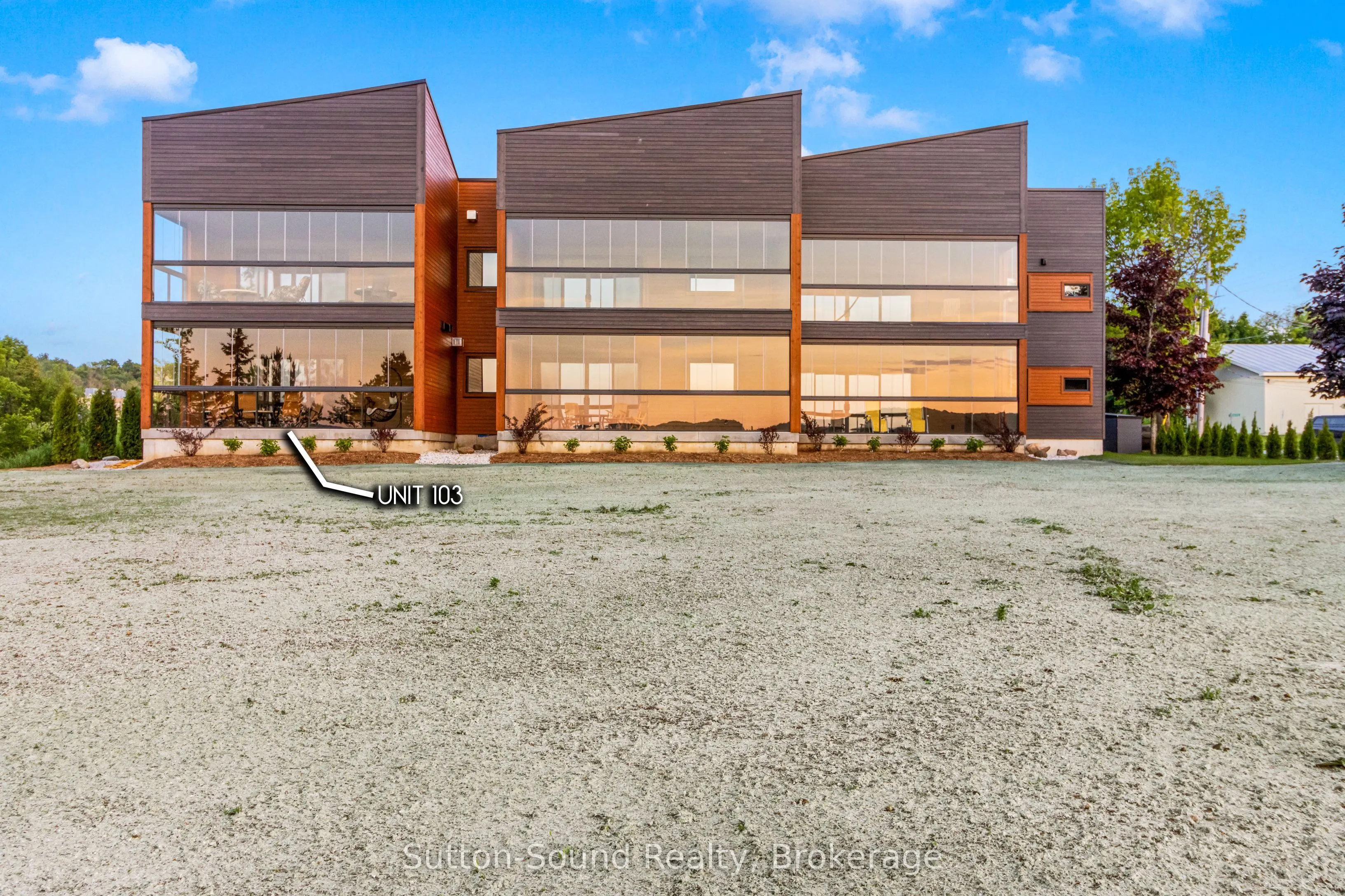 535 #103 Isaac Street #203