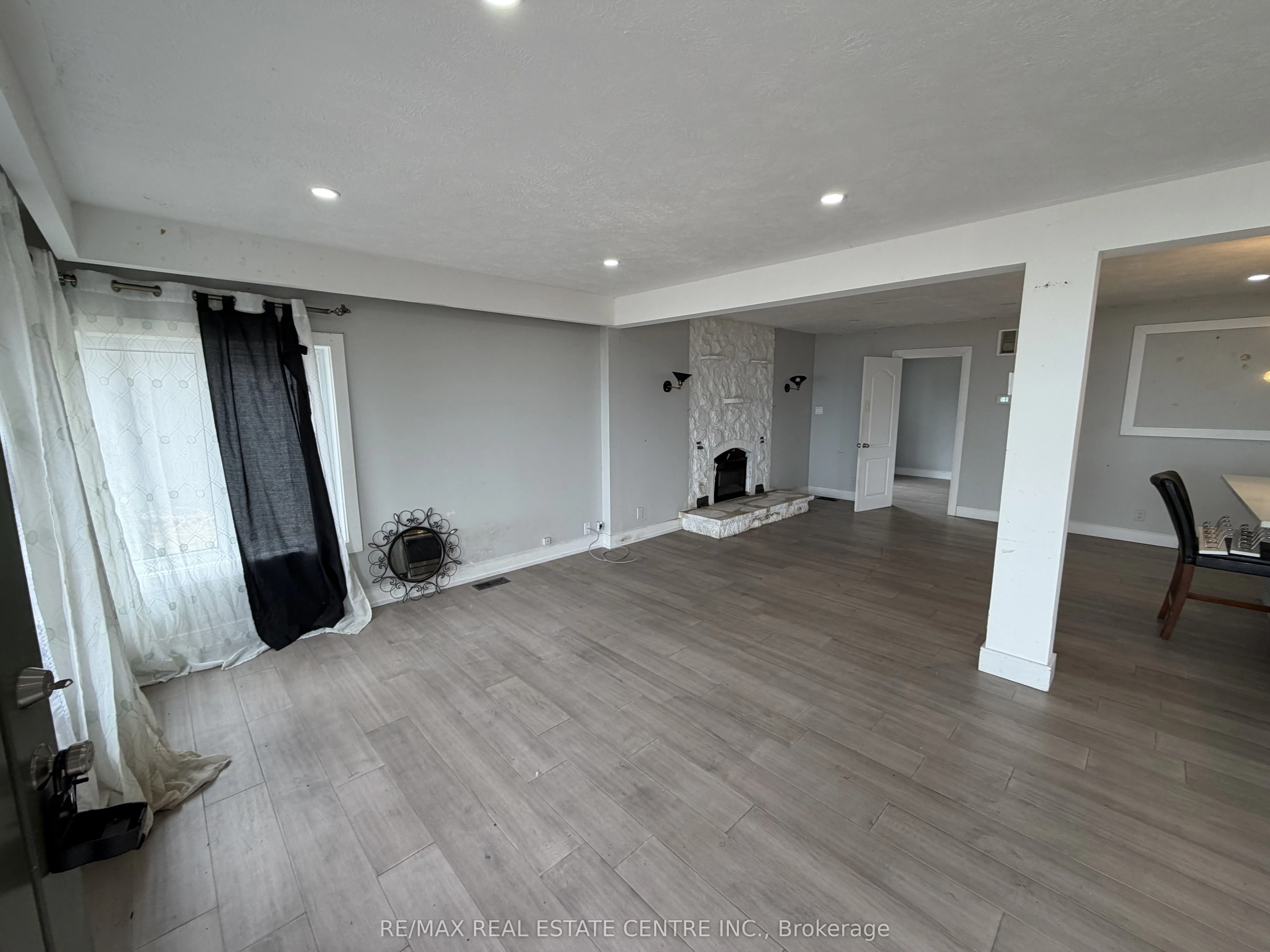 35 Lakeside Avenue