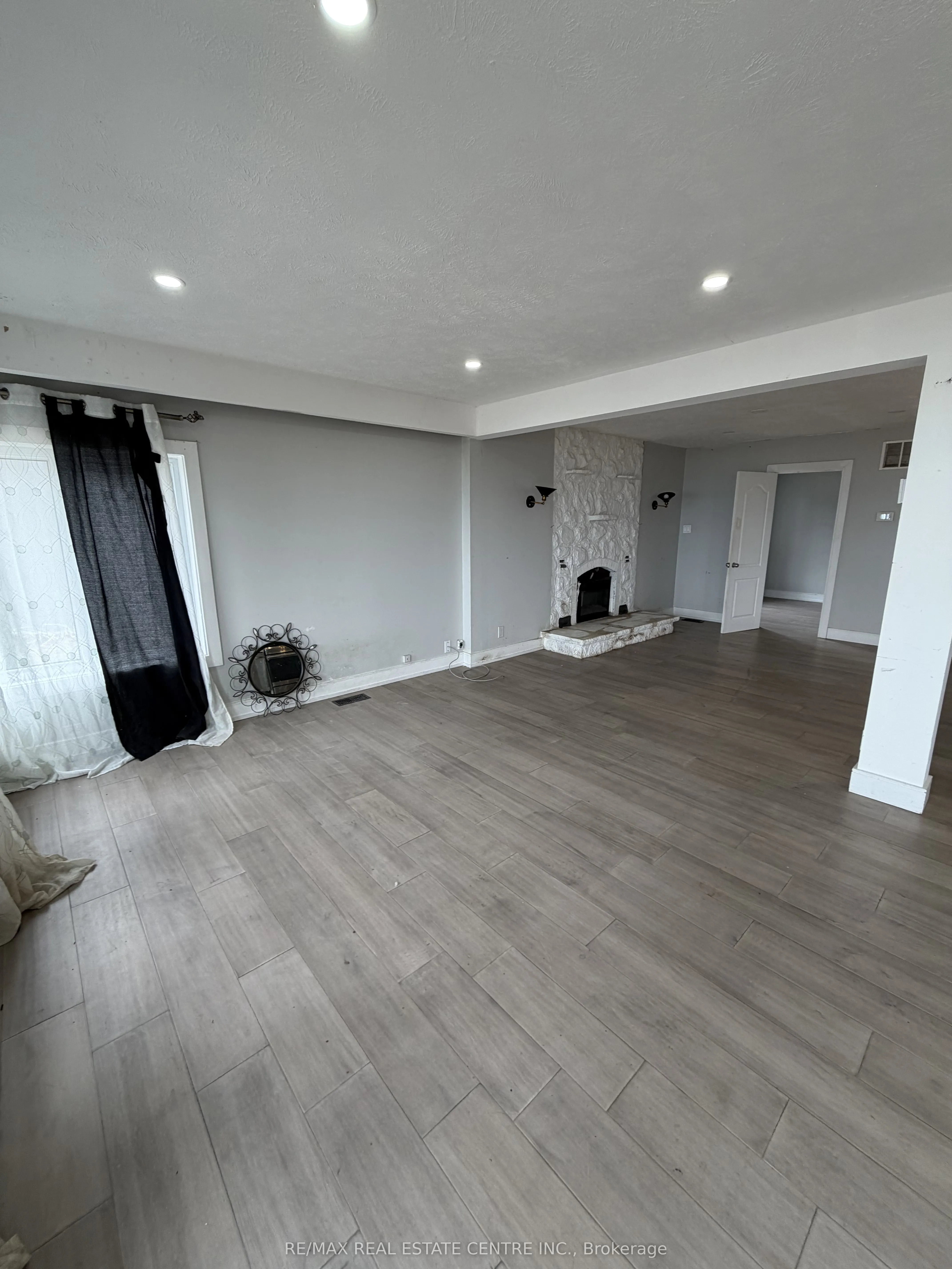 35 Lakeside Avenue