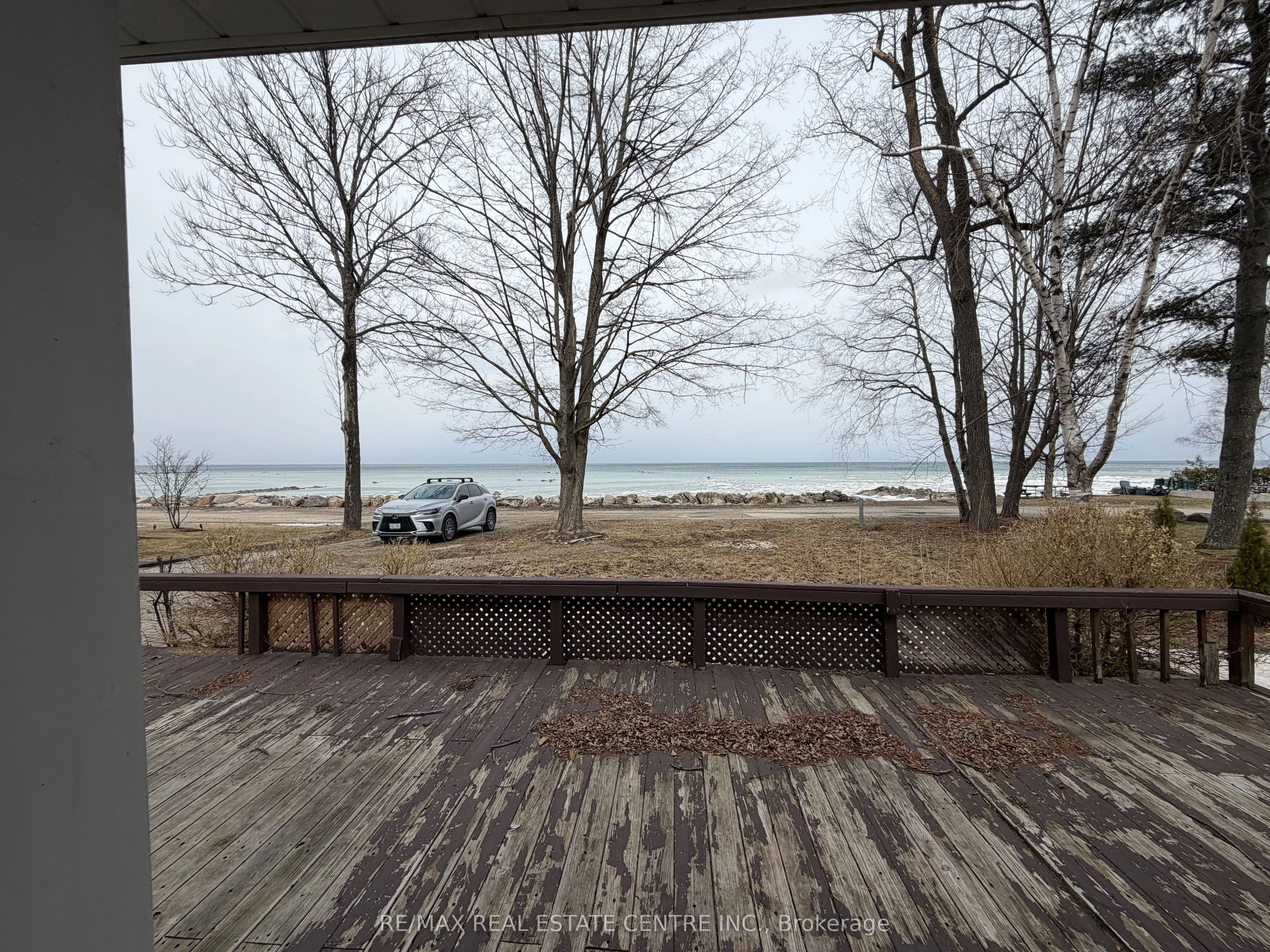 35 Lakeside Avenue