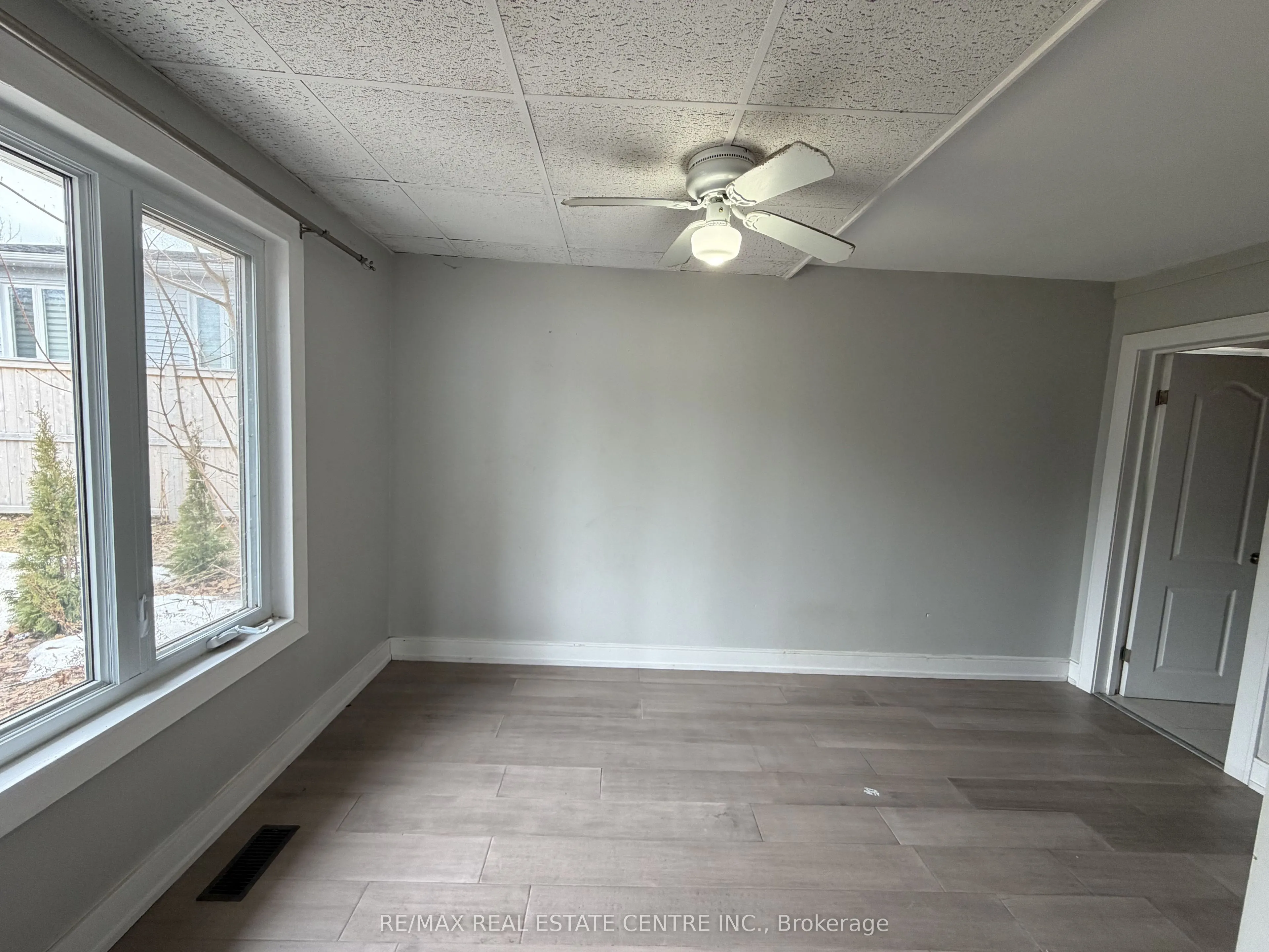 35 Lakeside Avenue
