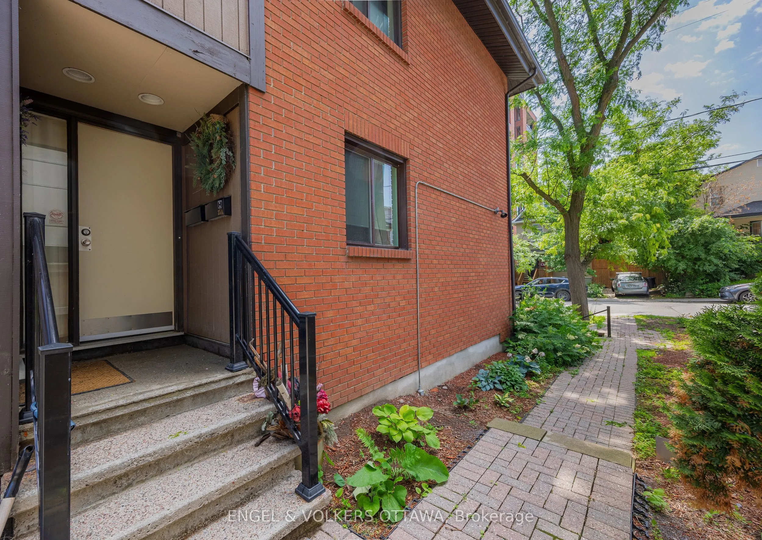 35 Robinson Avenue #B