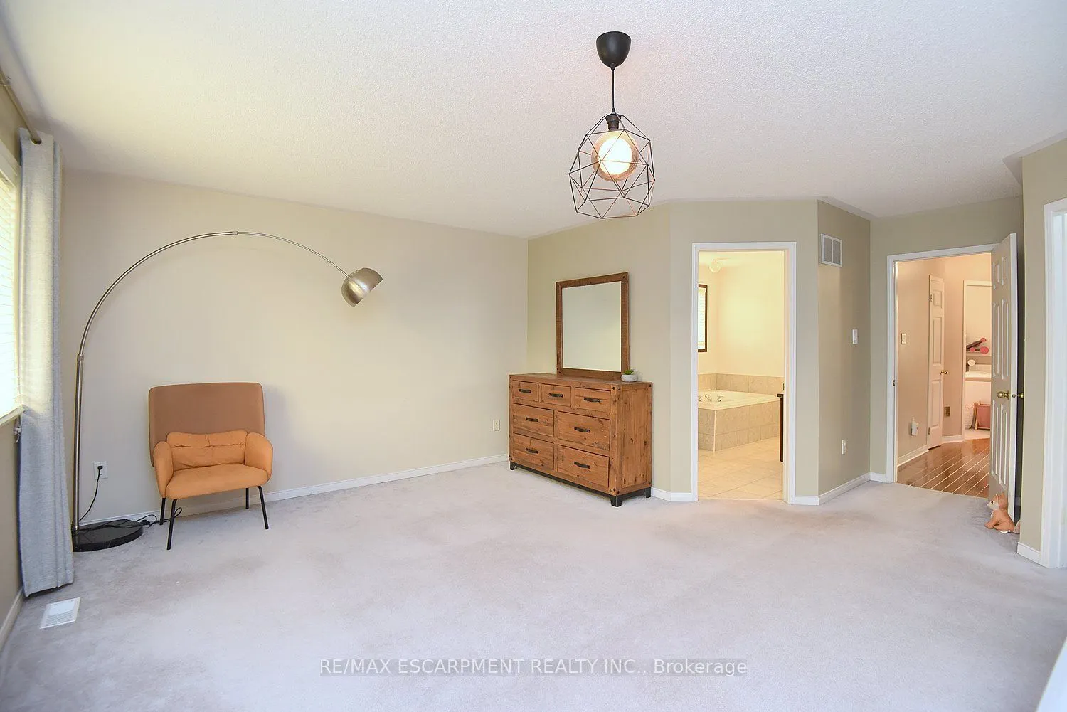 22 Moore Crescent