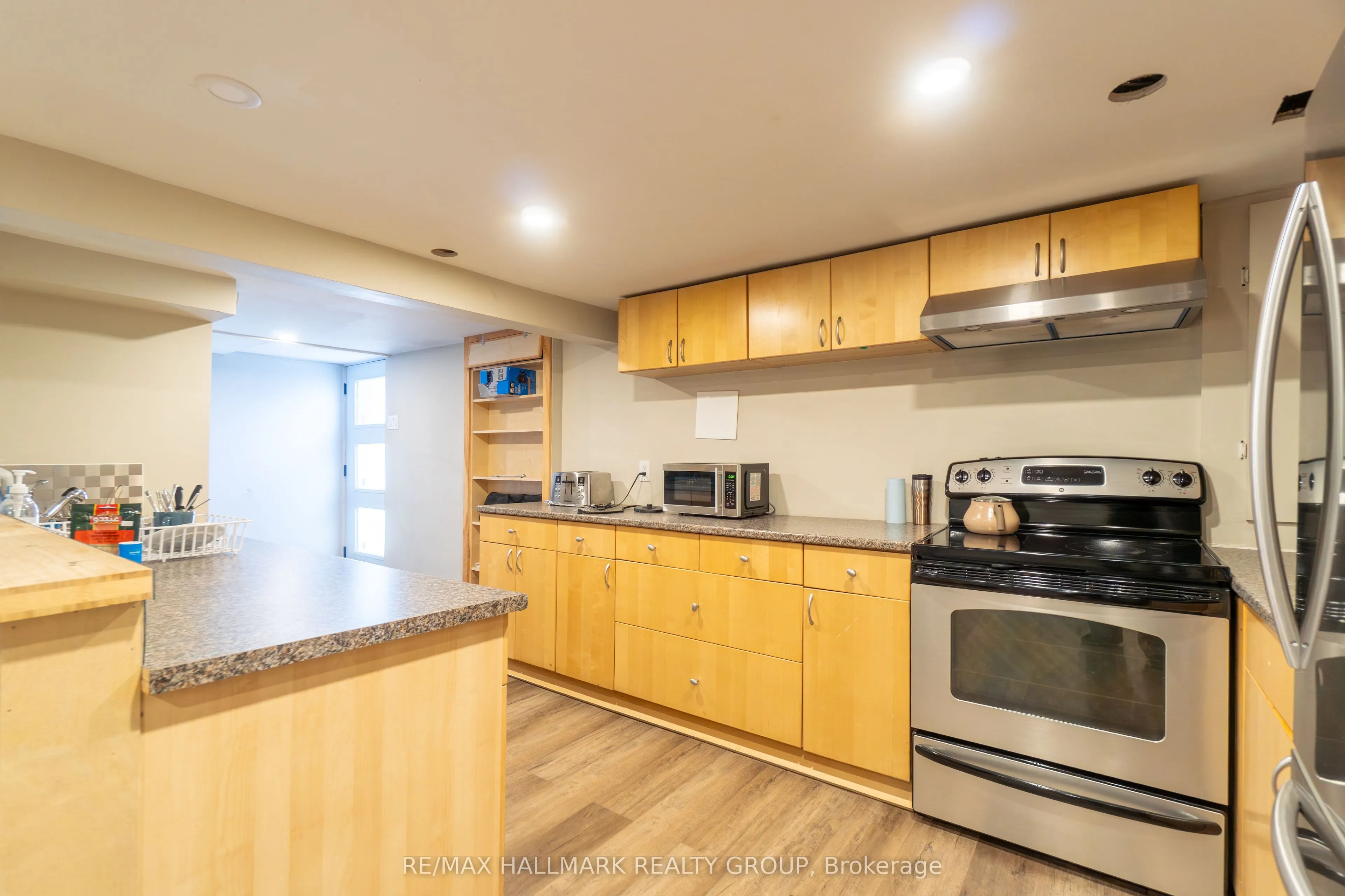 6231 Hazeldean Road