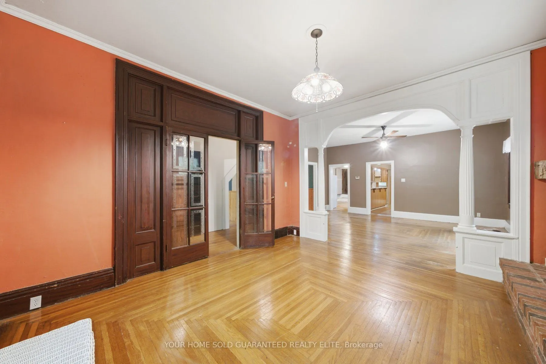 211 Canborough Street