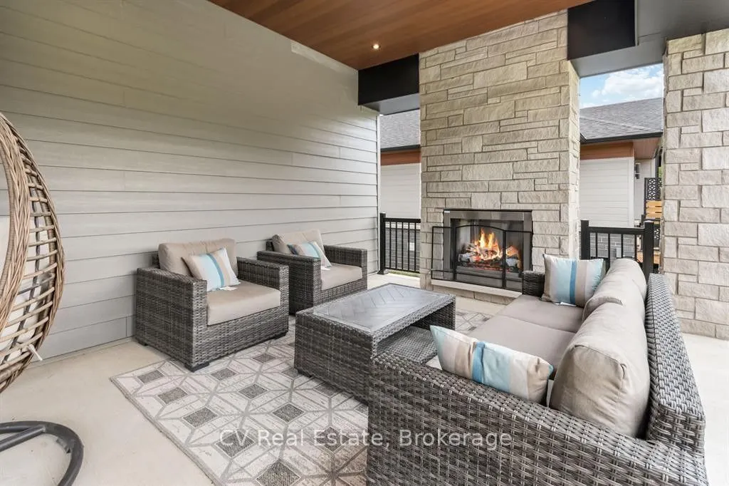 125 Stoneleigh Drive