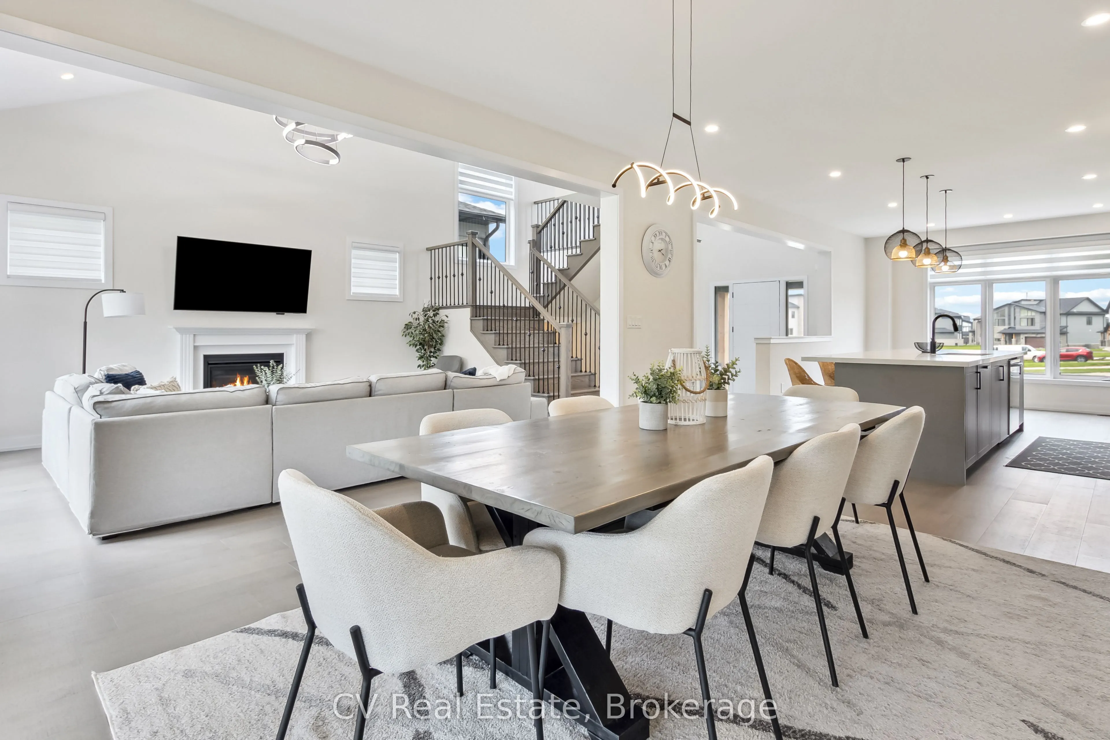125 Stoneleigh Drive