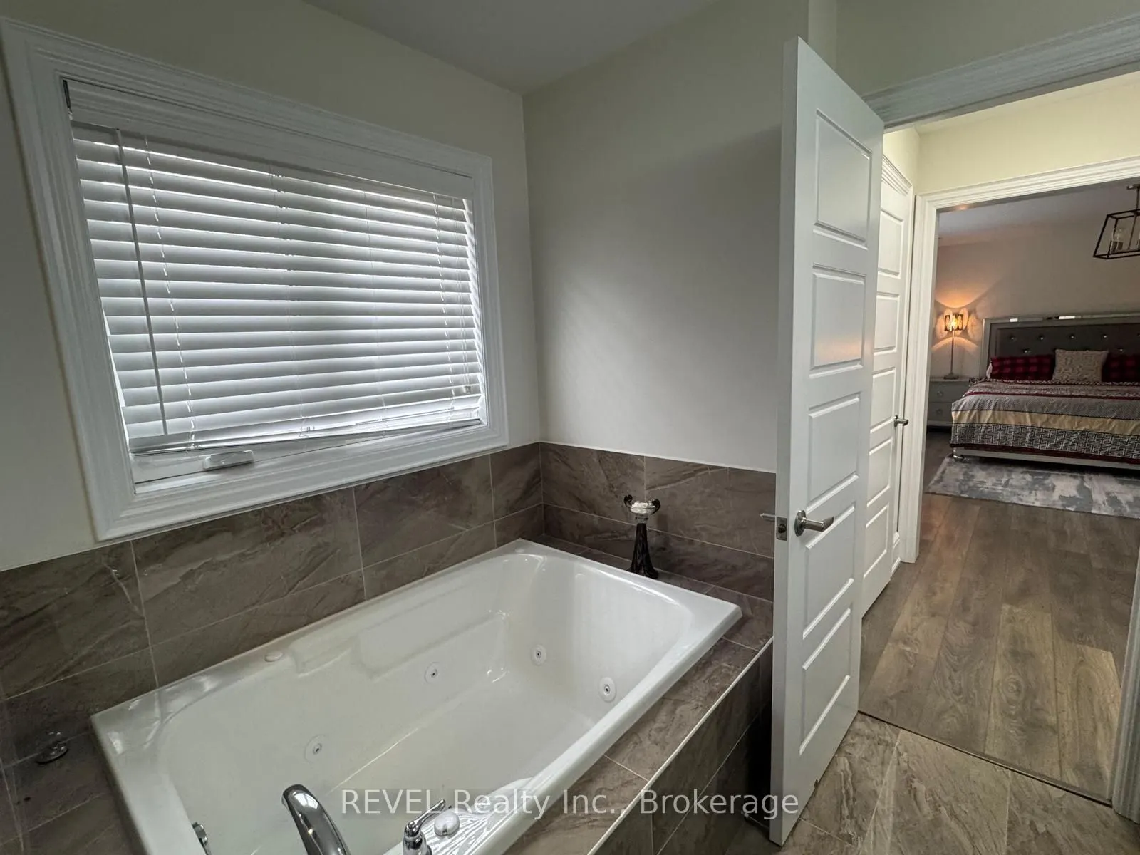 8619 Chickory Trail