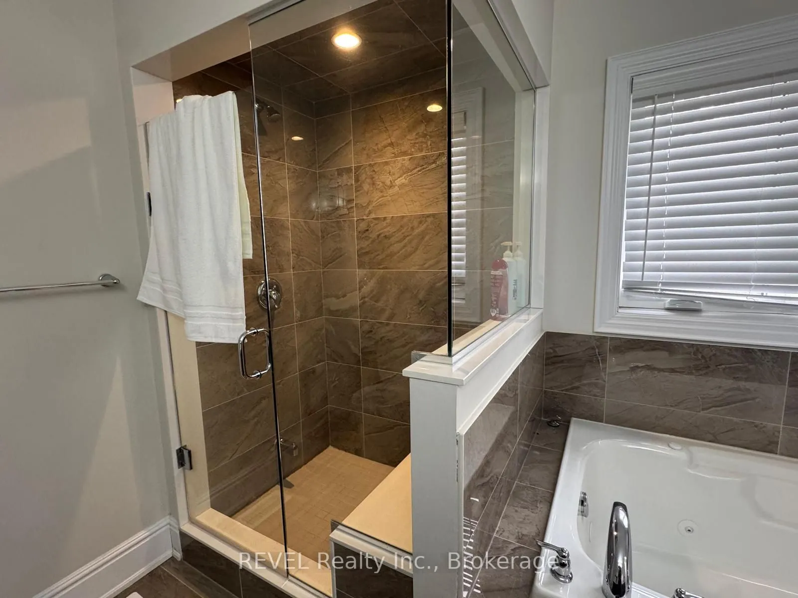 8619 Chickory Trail