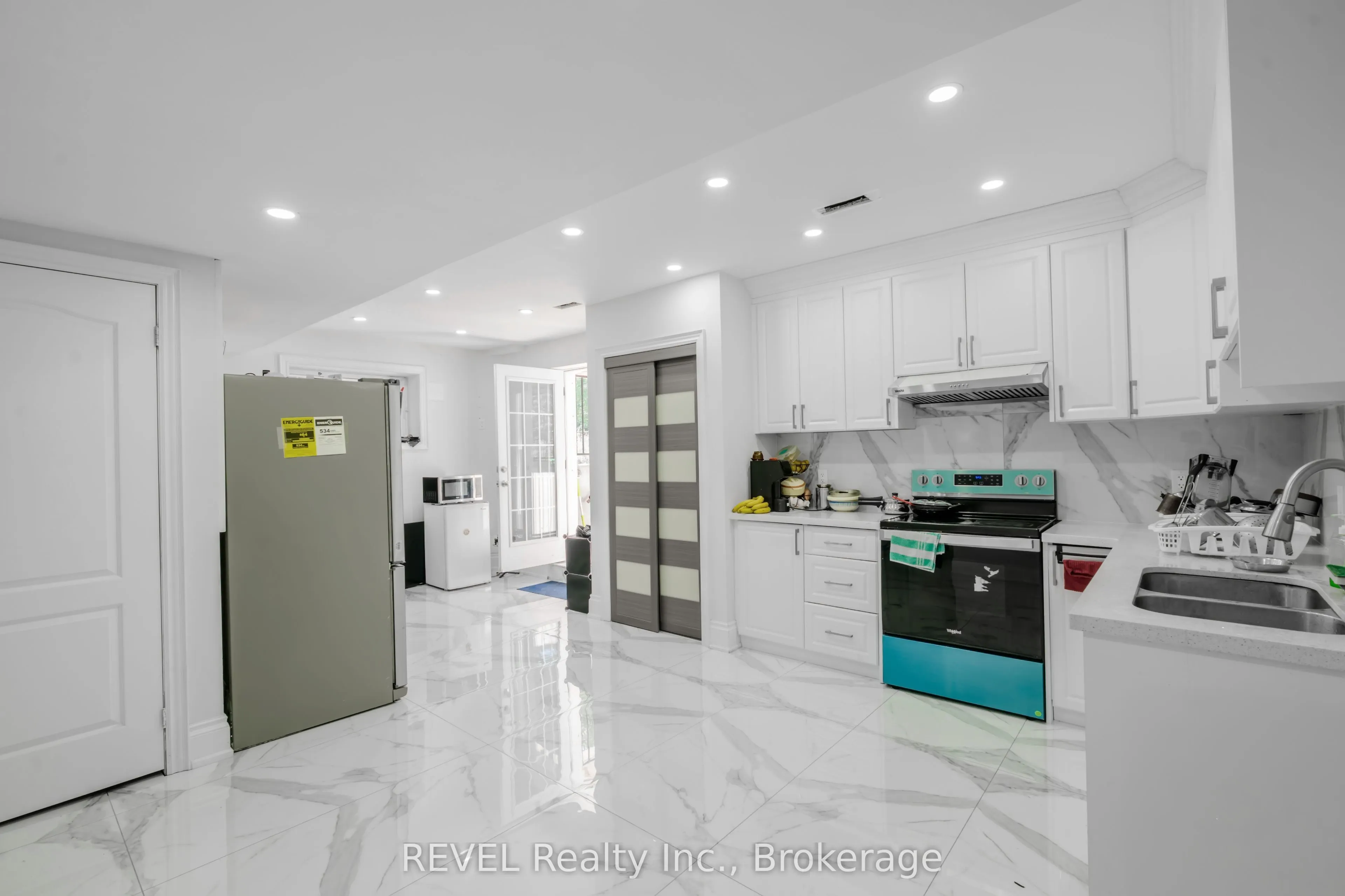 8619 Chickory Trail