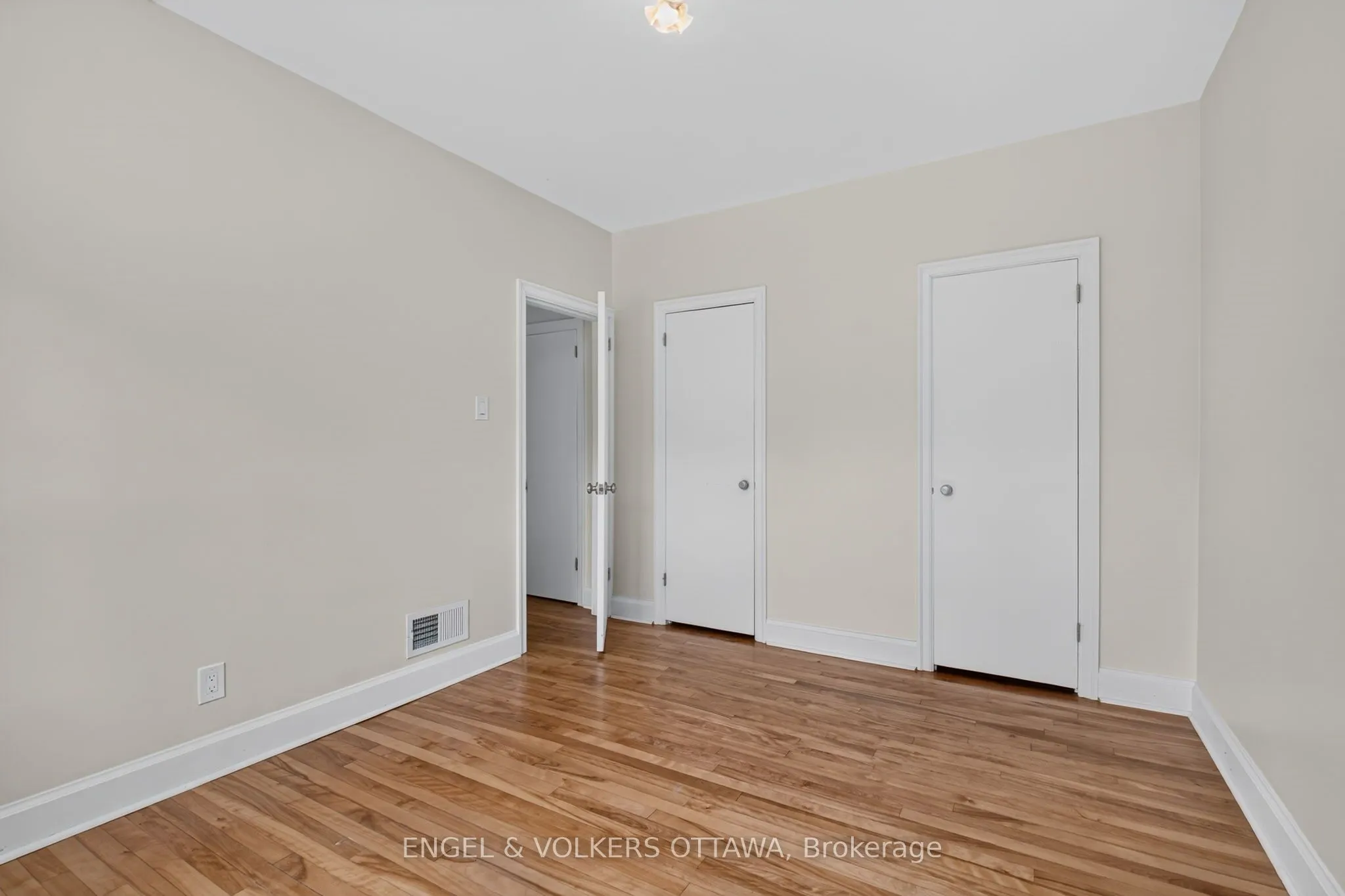 2445 Alta Vista Drive