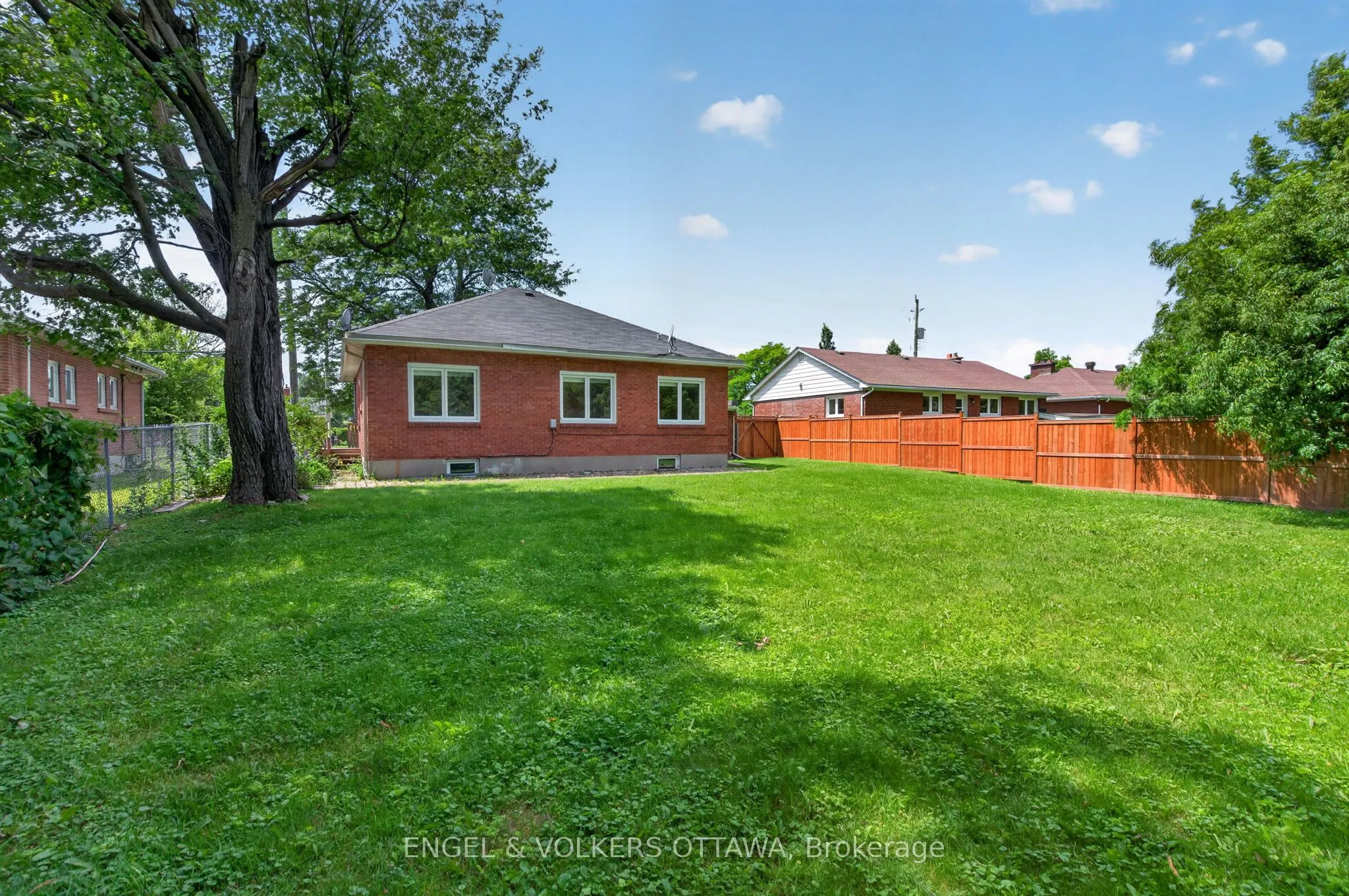 2445 Alta Vista Drive