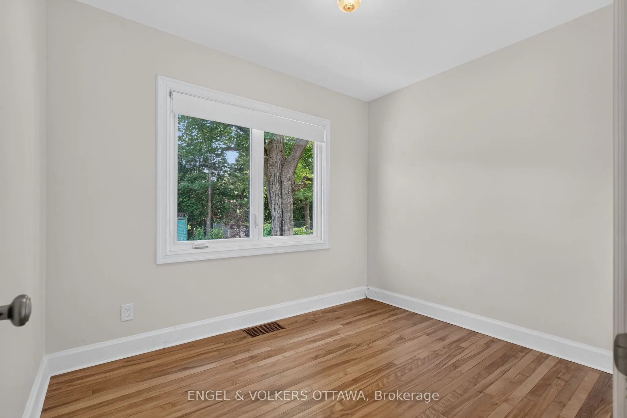 2445 Alta Vista Drive