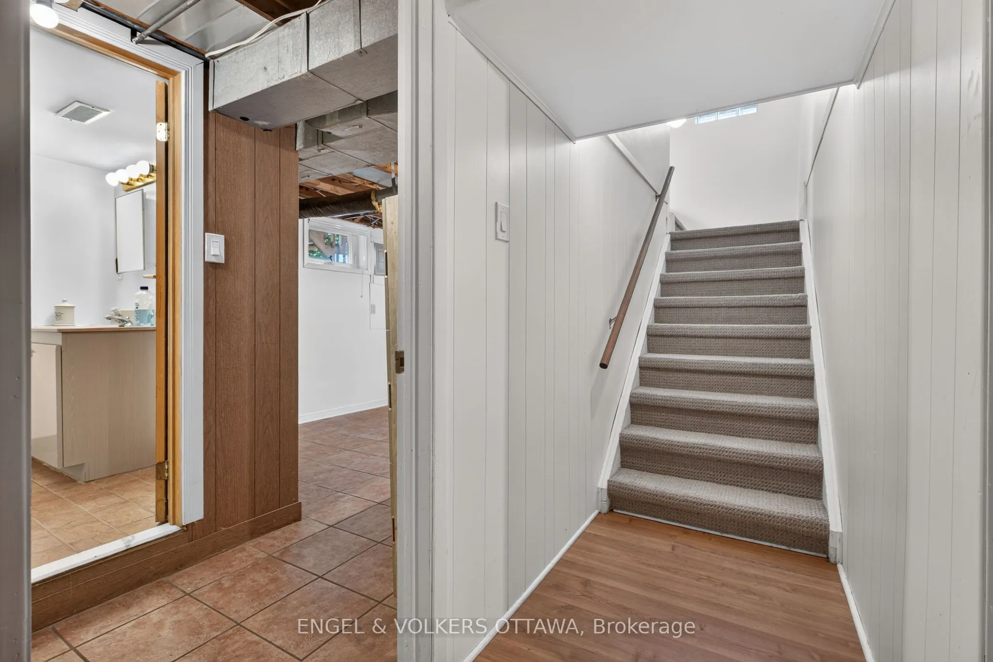 2445 Alta Vista Drive
