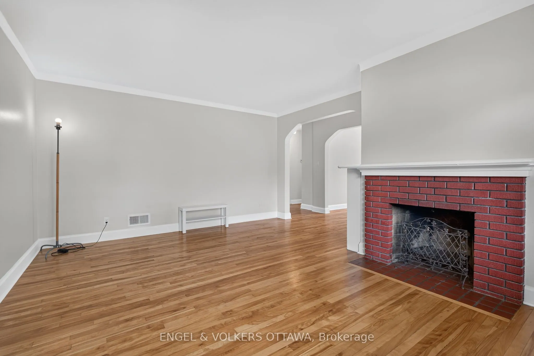 2445 Alta Vista Drive