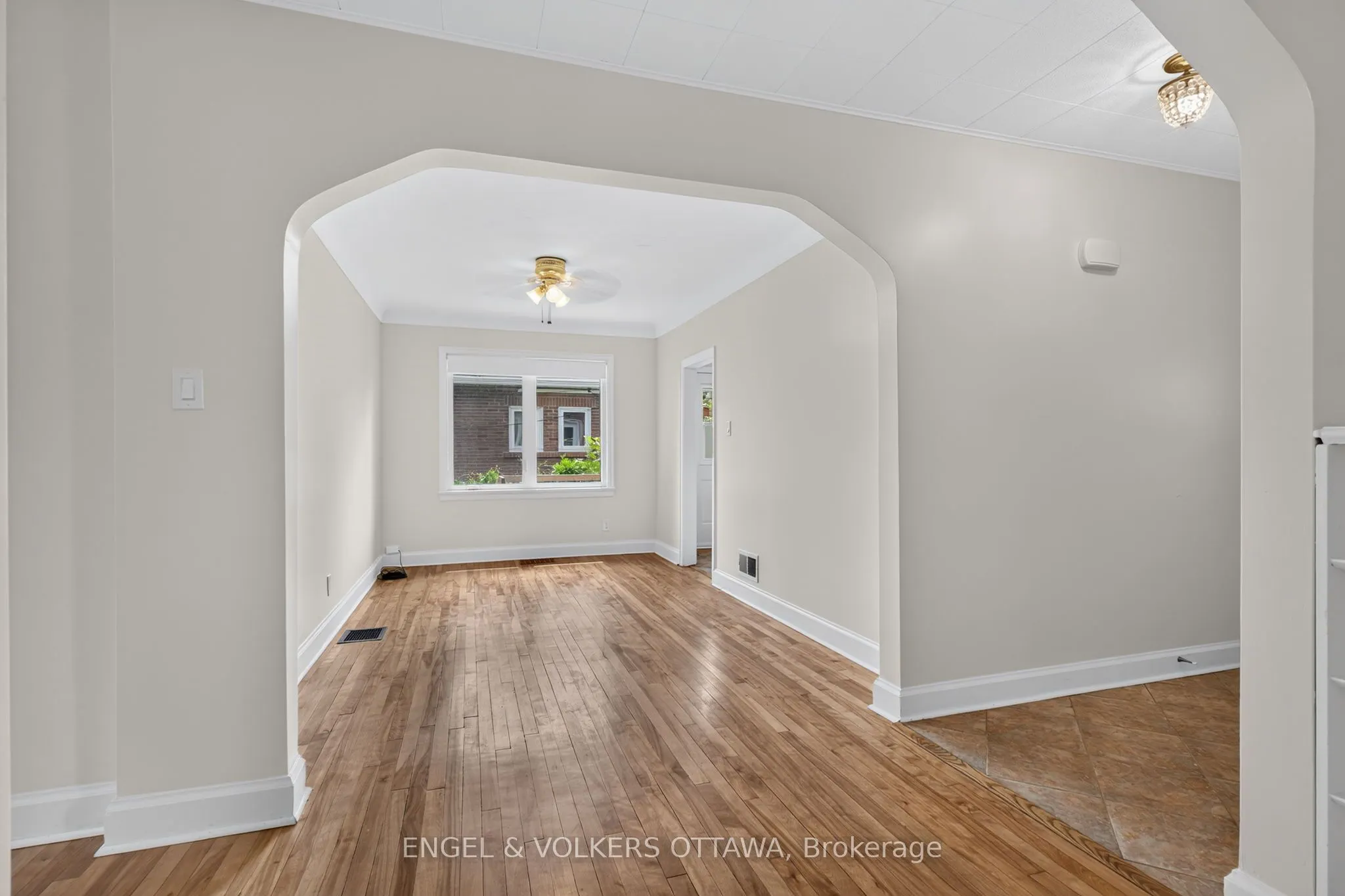 2445 Alta Vista Drive
