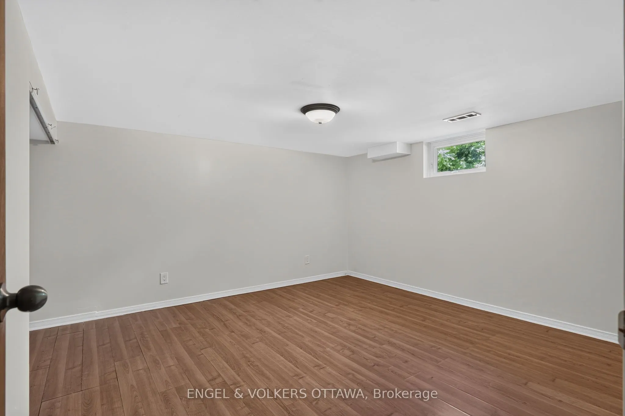 2445 Alta Vista Drive