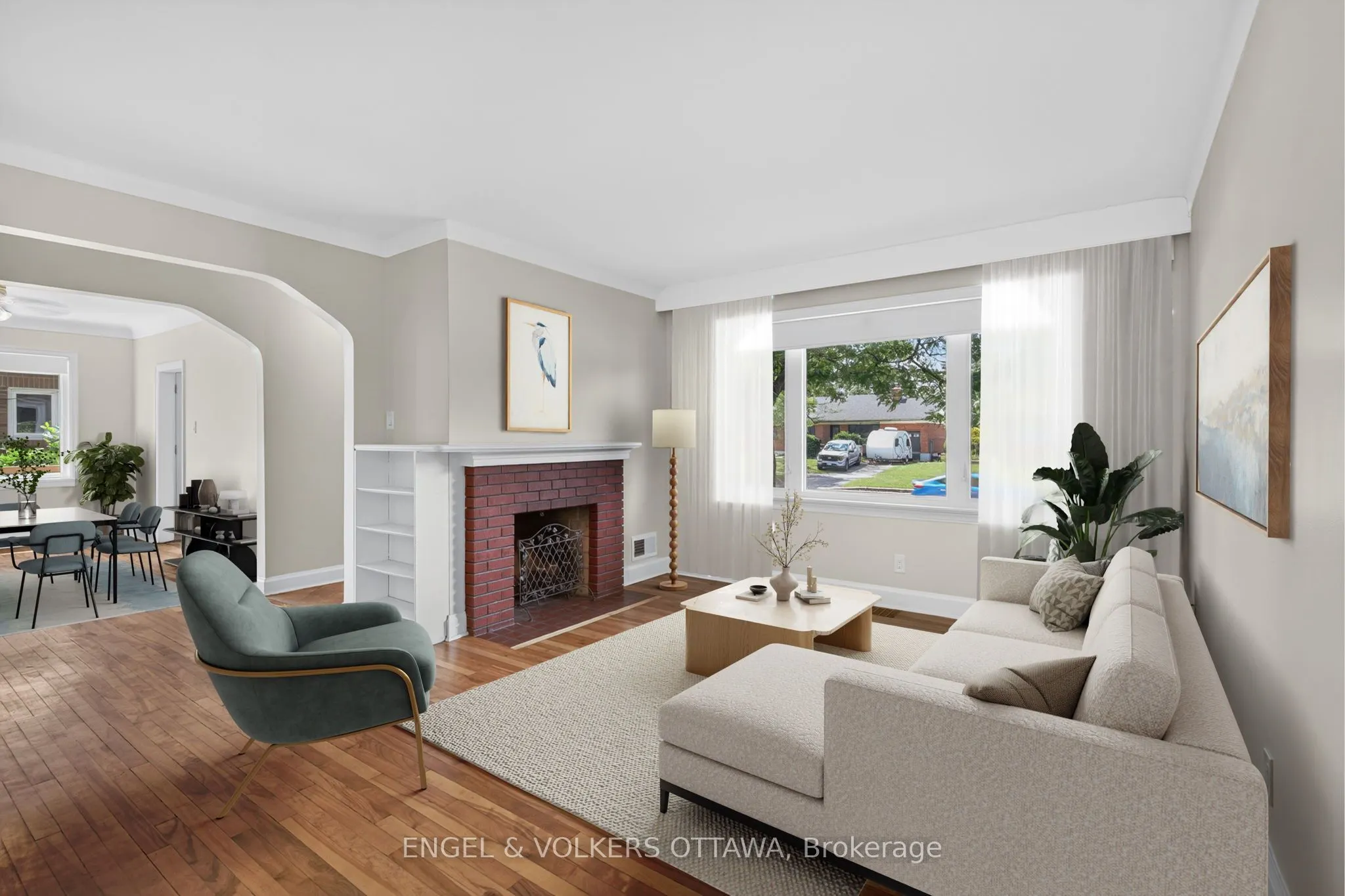 2439-2445 Alta Vista Drive