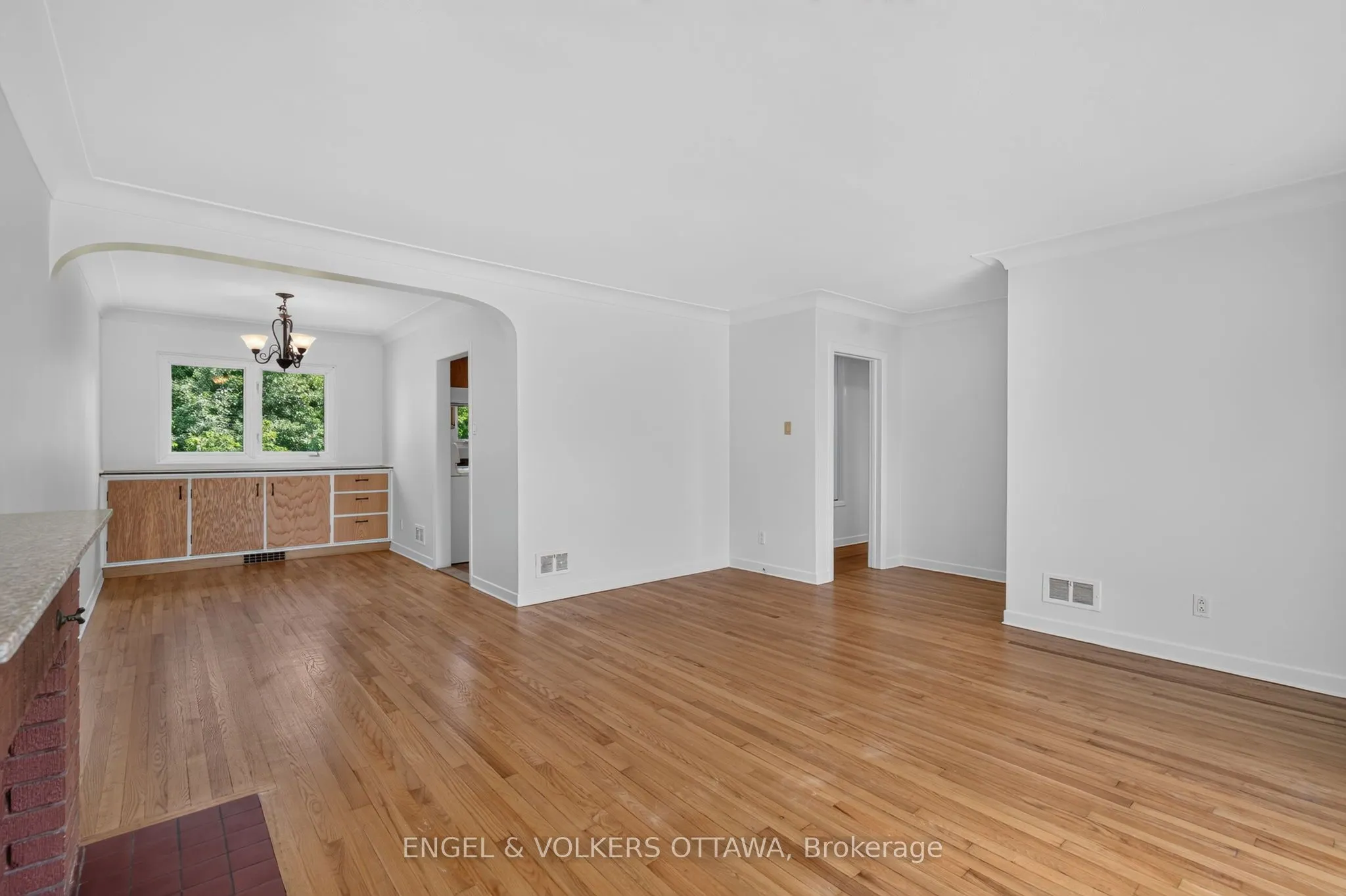 2439 Alta Vista Drive
