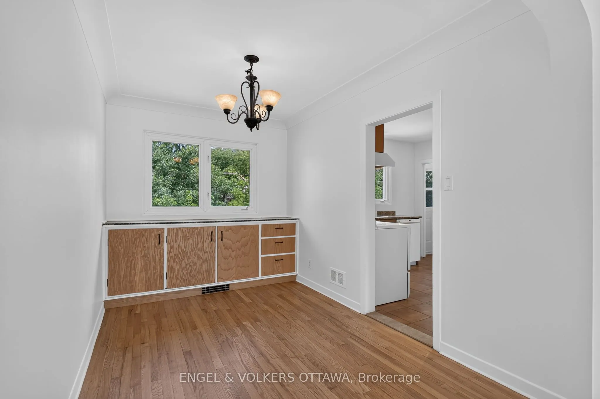 2439 Alta Vista Drive