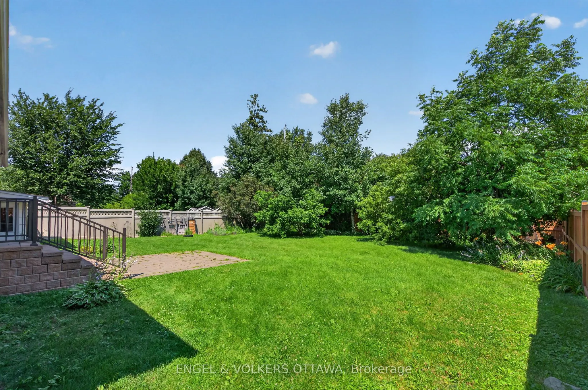 2439 Alta Vista Drive