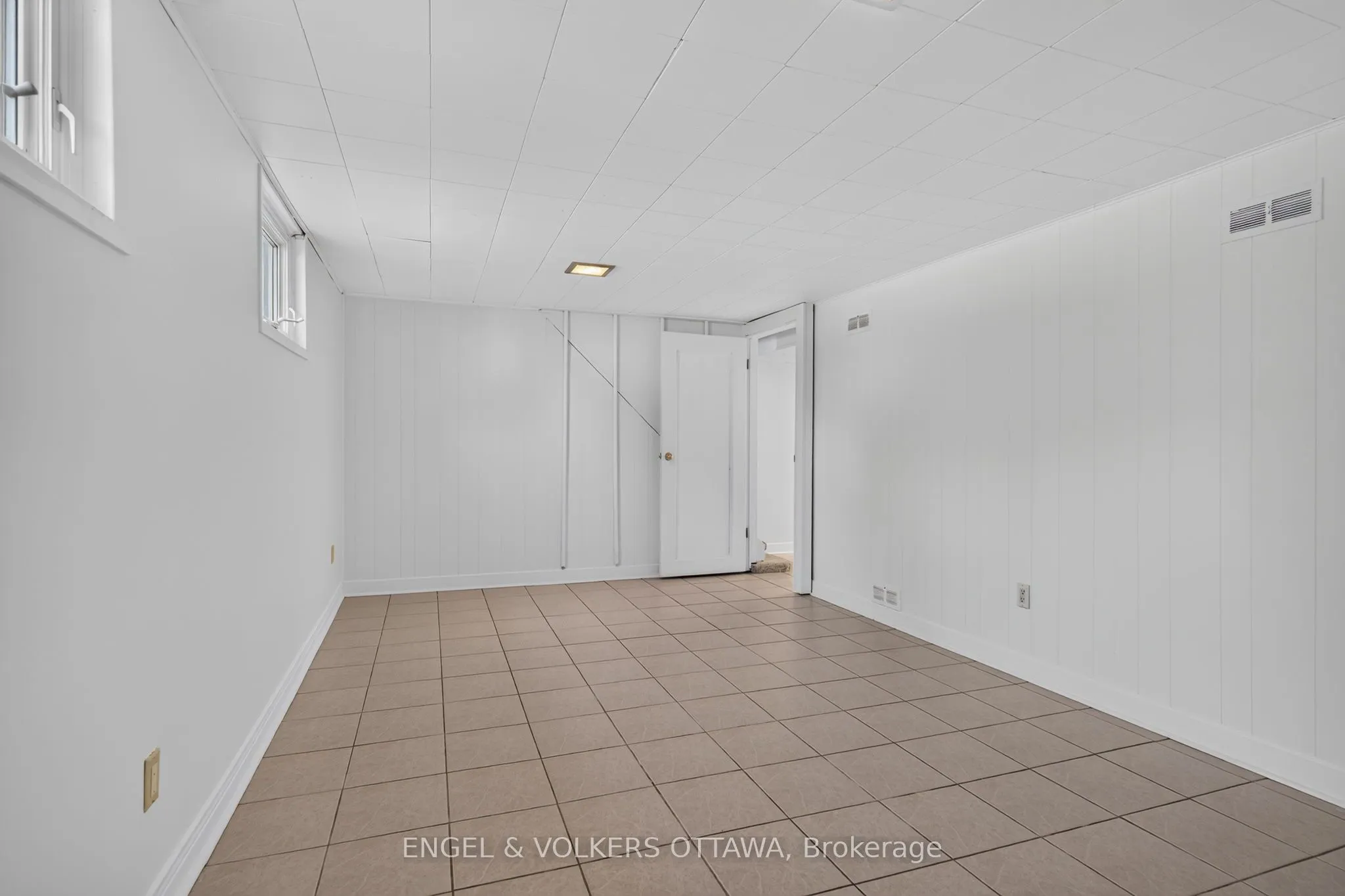 2439 Alta Vista Drive