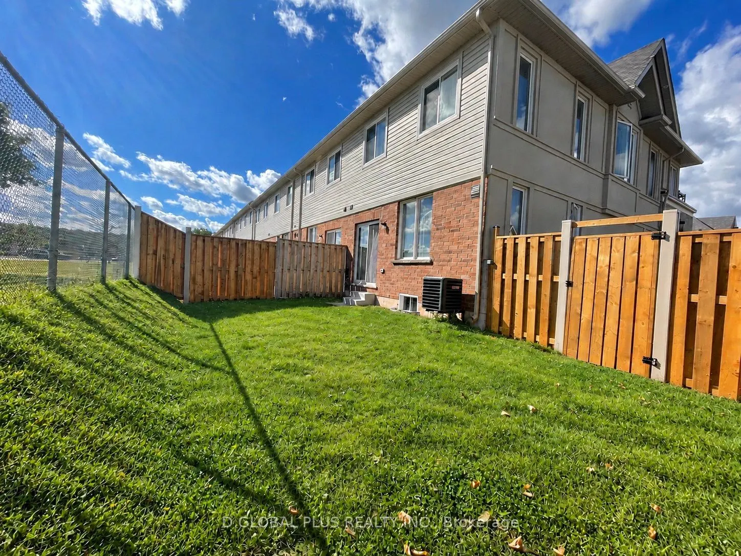 30 Mockingbird Lane #24